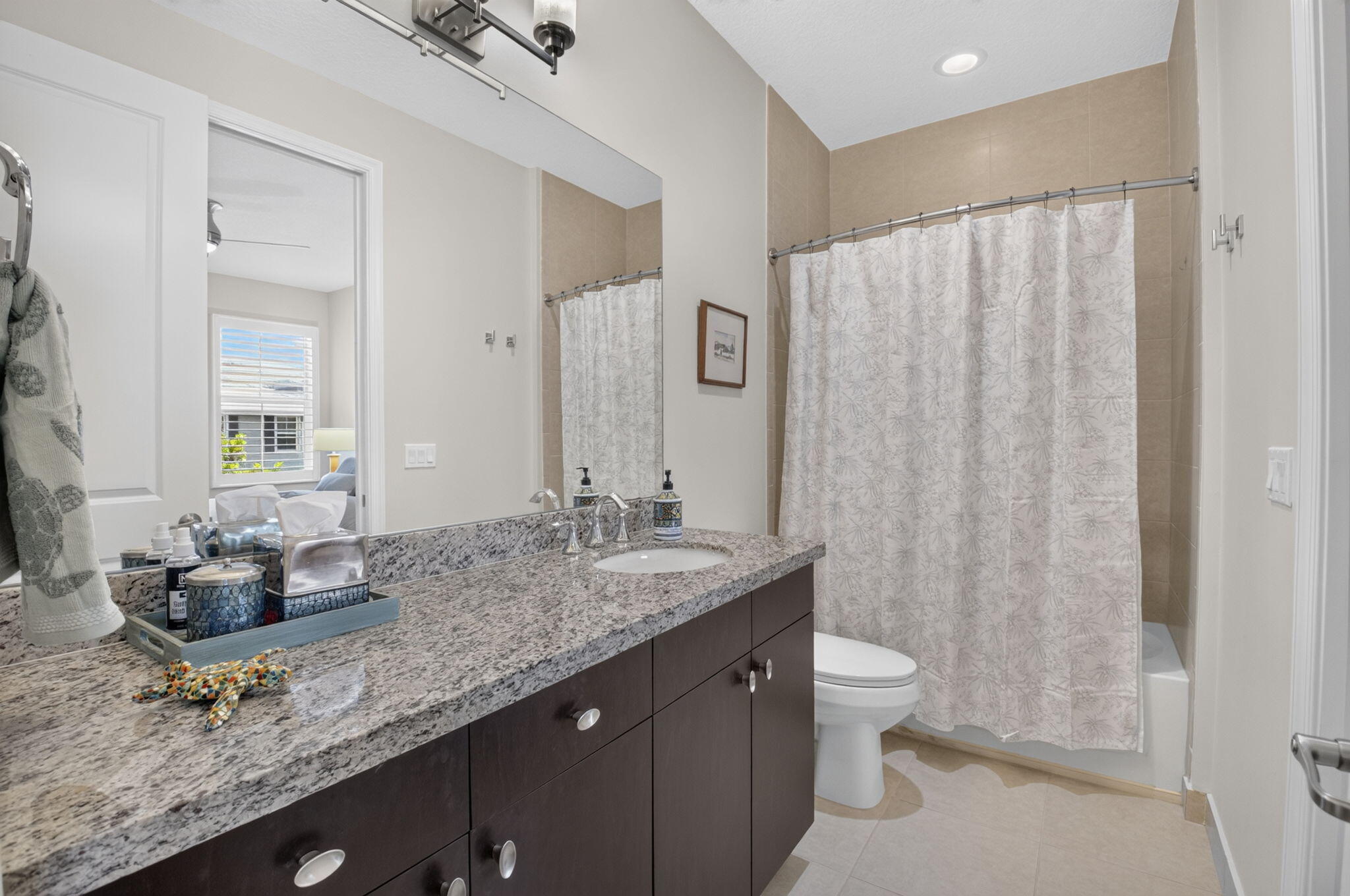 POINTE 100 CONDO - Residential