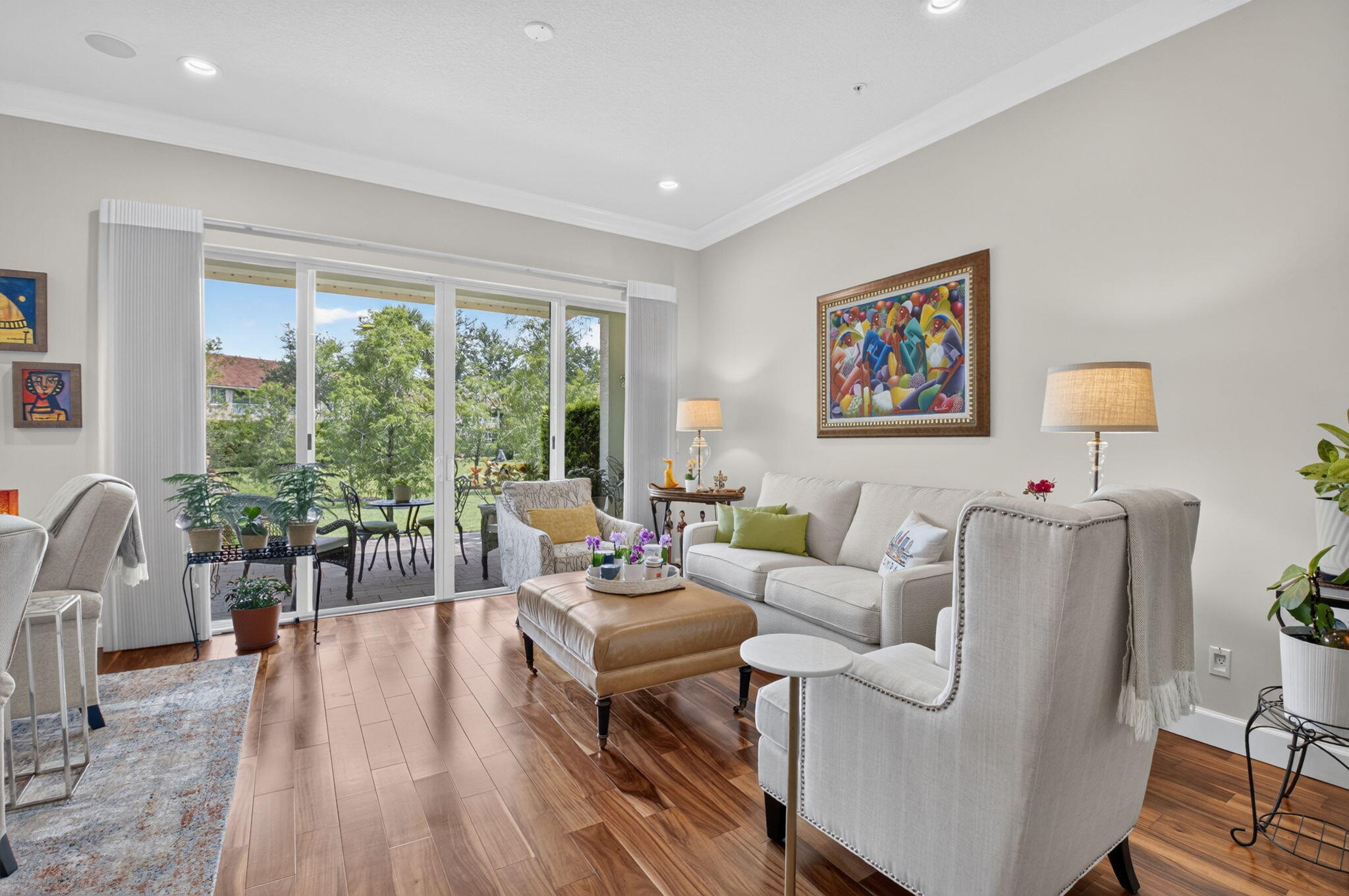 POINTE 100 CONDO - Residential