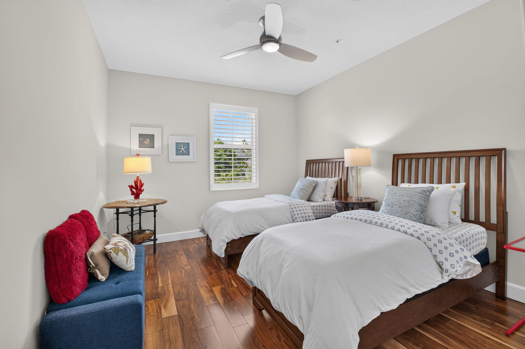 POINTE 100 CONDO - Residential
