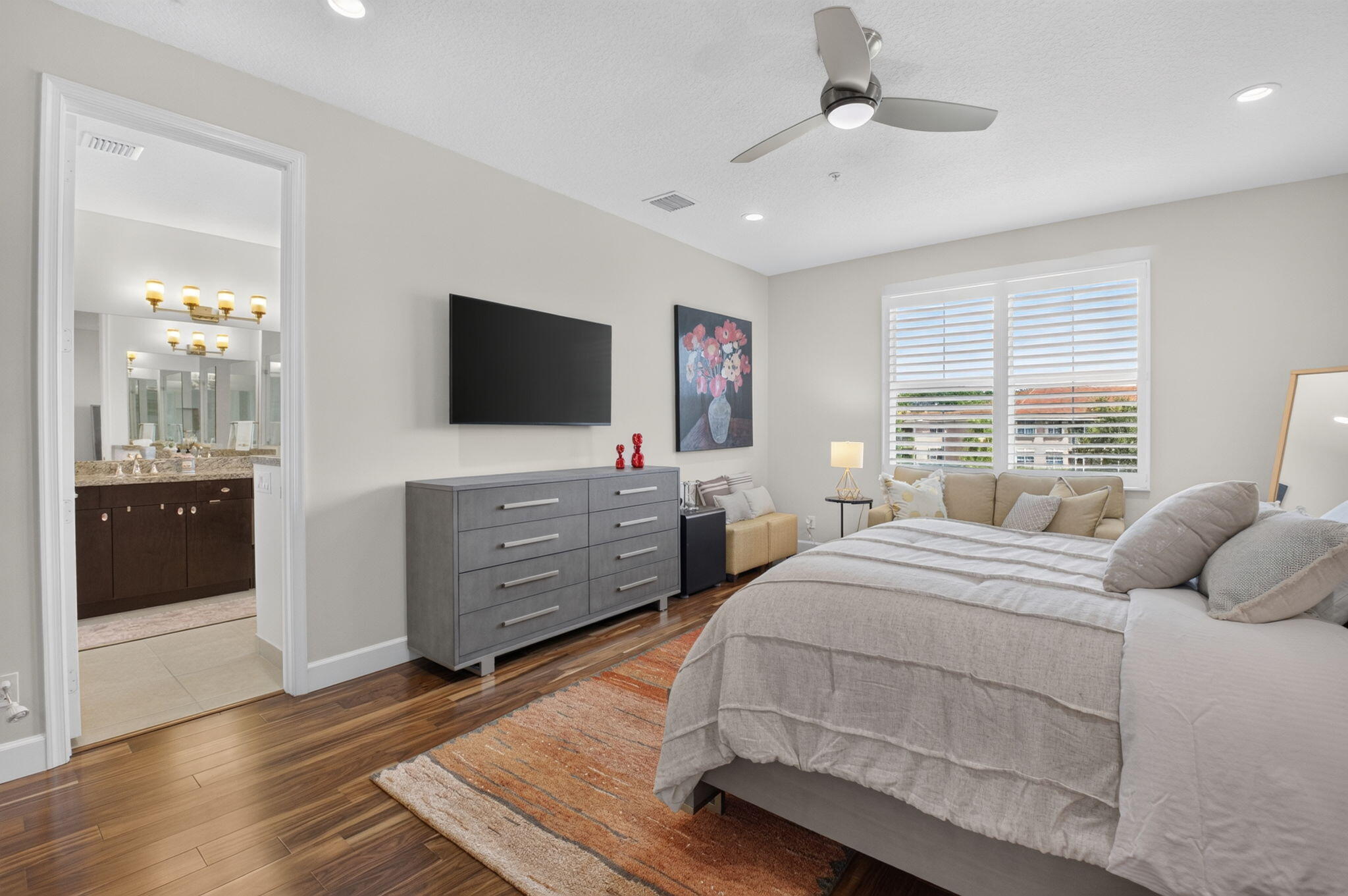 POINTE 100 CONDO - Residential