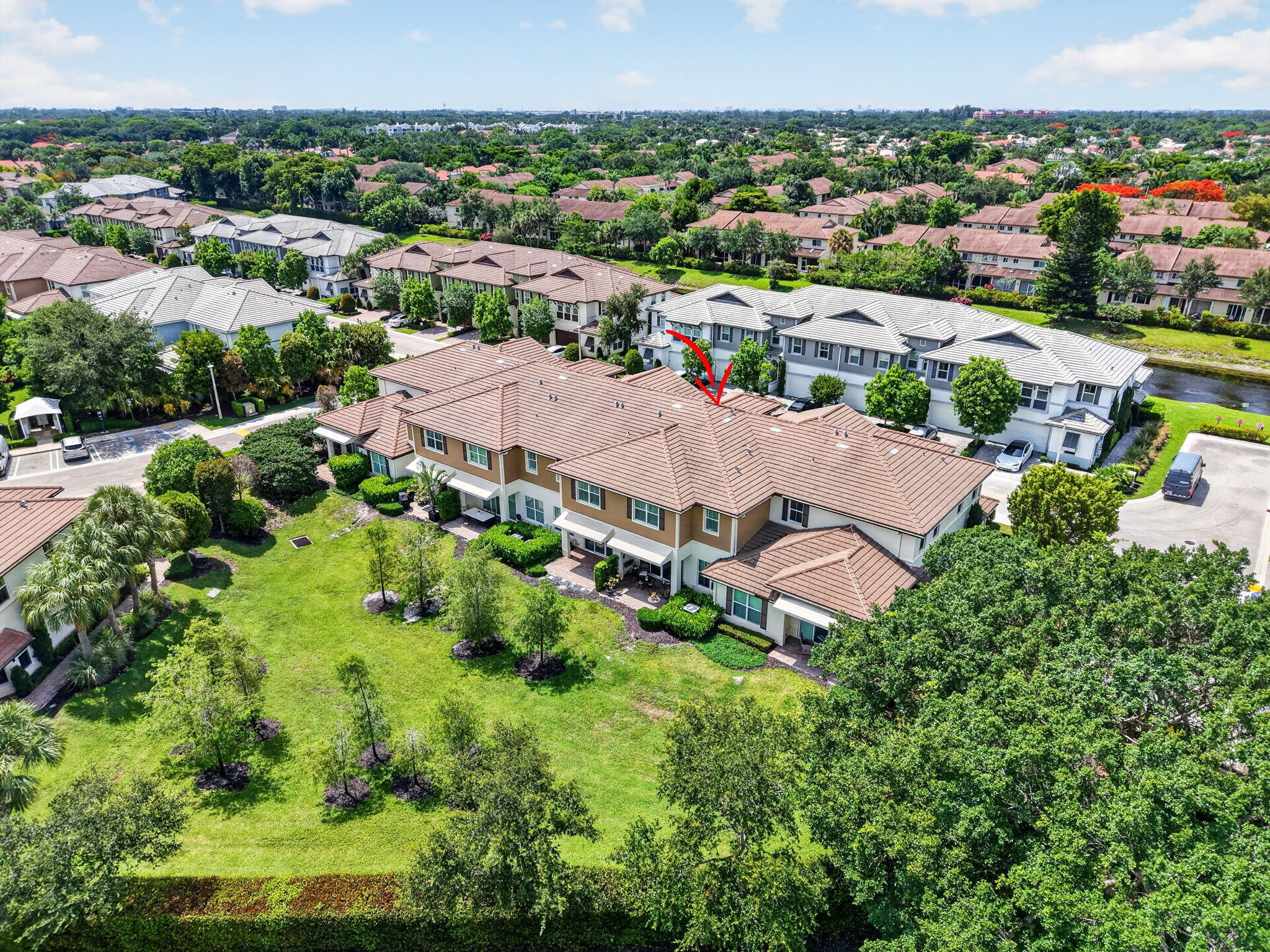 POINTE 100 CONDO - Residential
