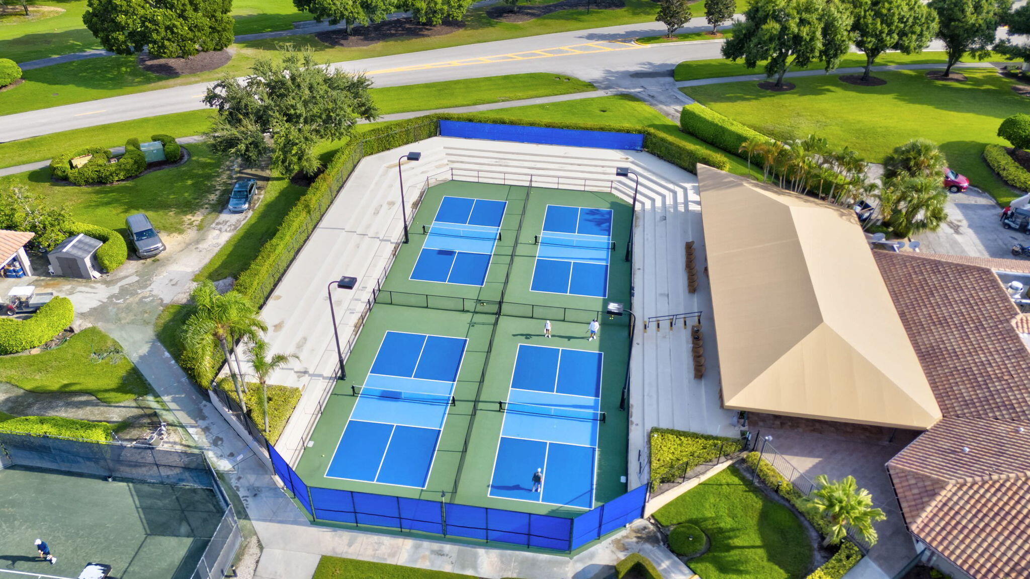POINTE 100 CONDO - Residential