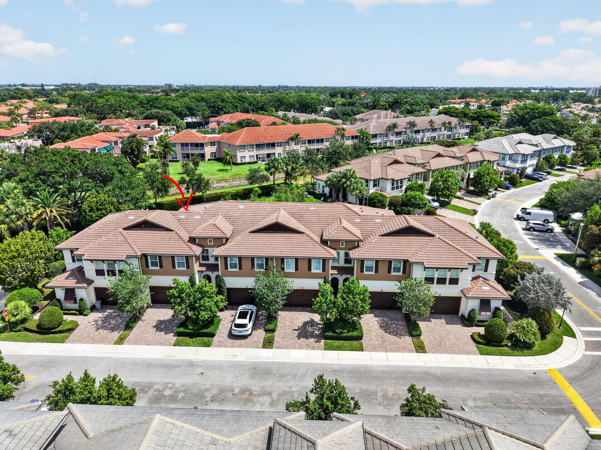 POINTE 100 CONDO - Residential