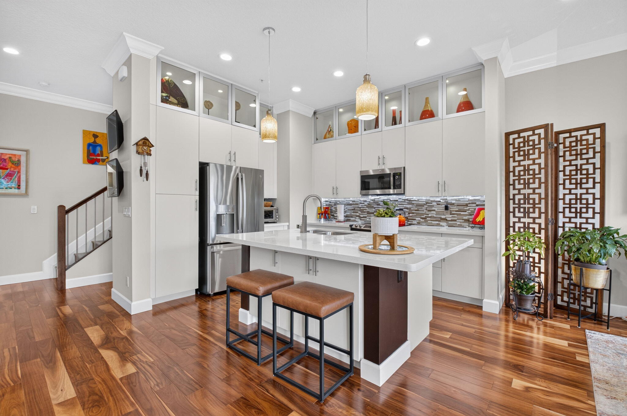 POINTE 100 CONDO - Residential
