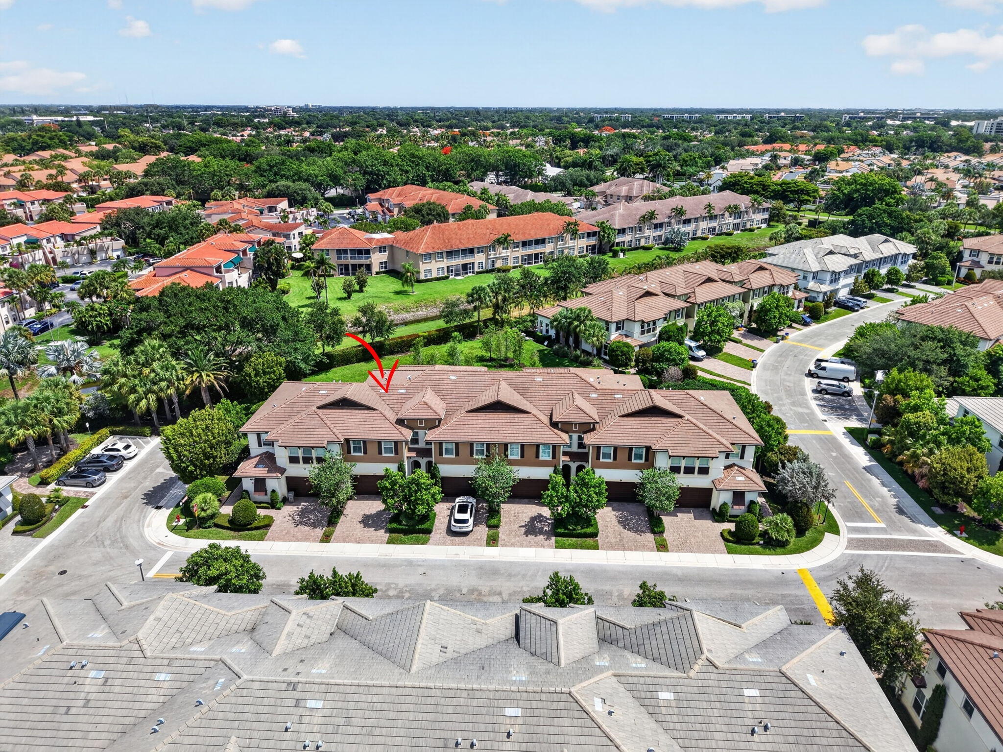 POINTE 100 CONDO - Residential