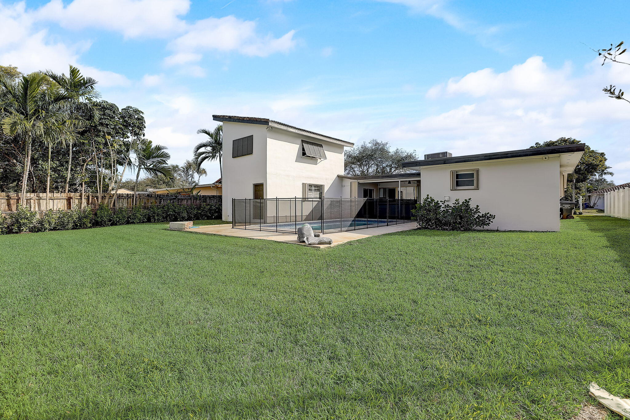HOLLYWOOD HILLS NORTH SEC ONE - Residential