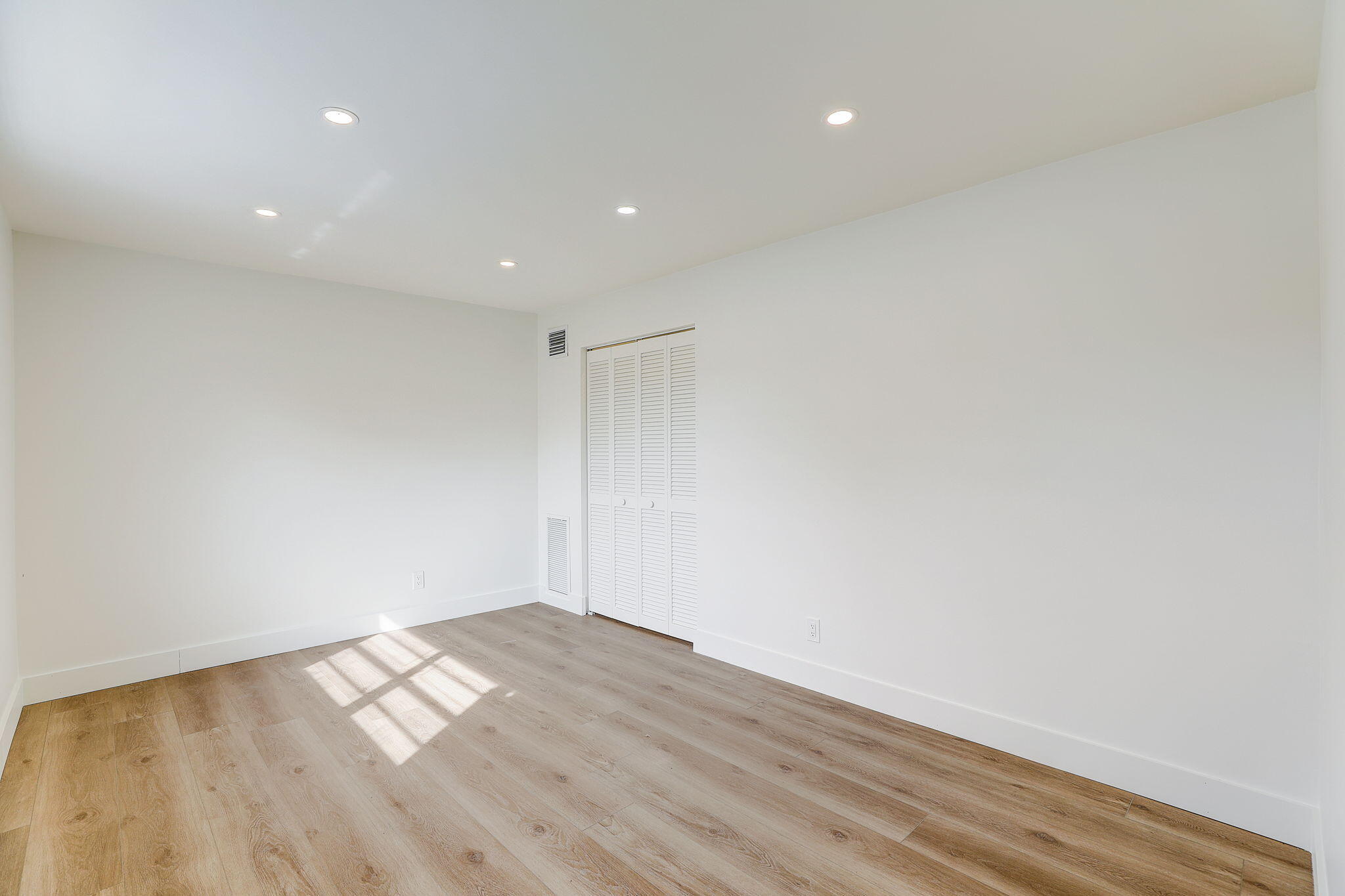 HOLLYWOOD HILLS NORTH SEC ONE - Residential