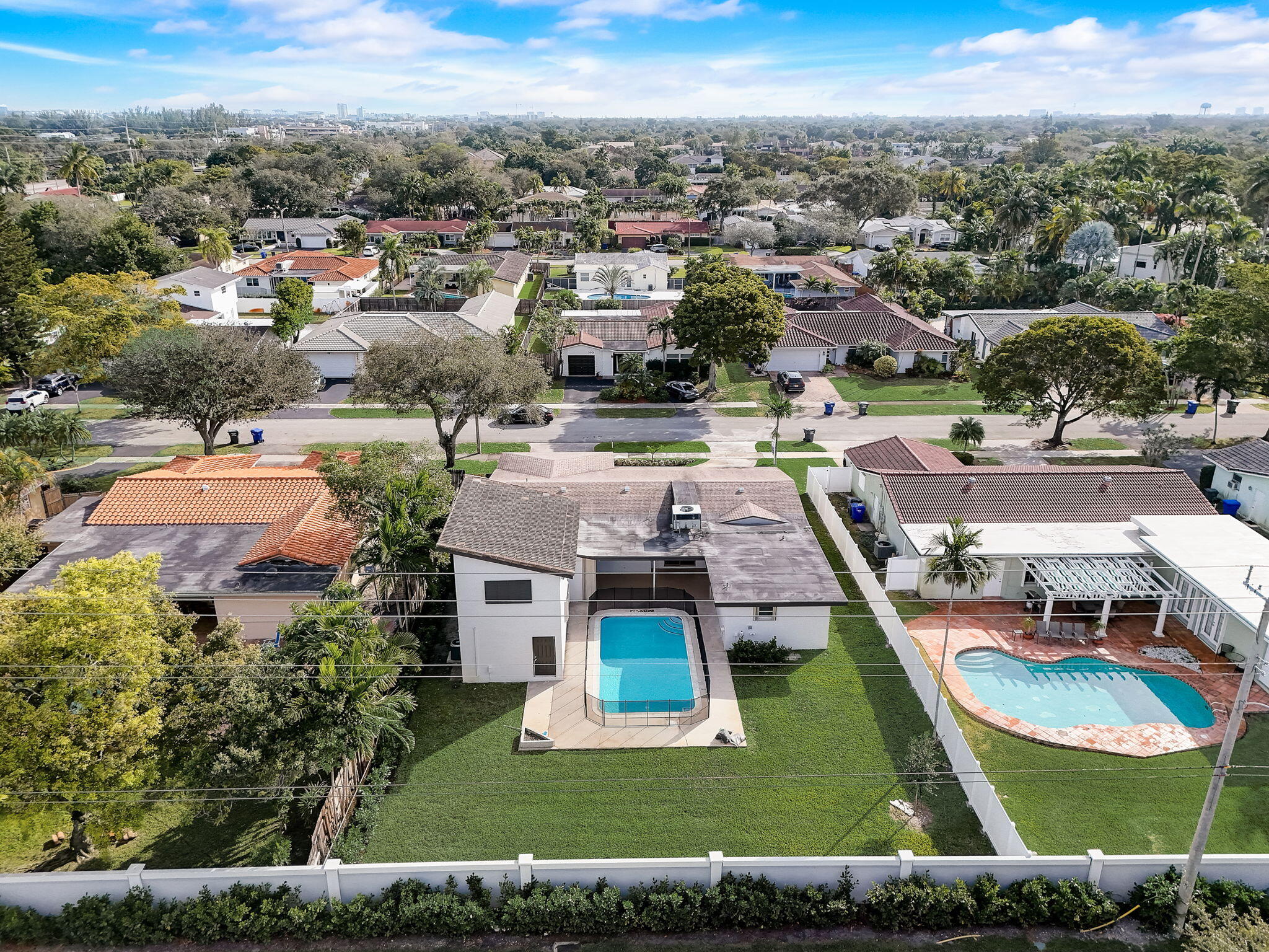 HOLLYWOOD HILLS NORTH SEC ONE - Residential