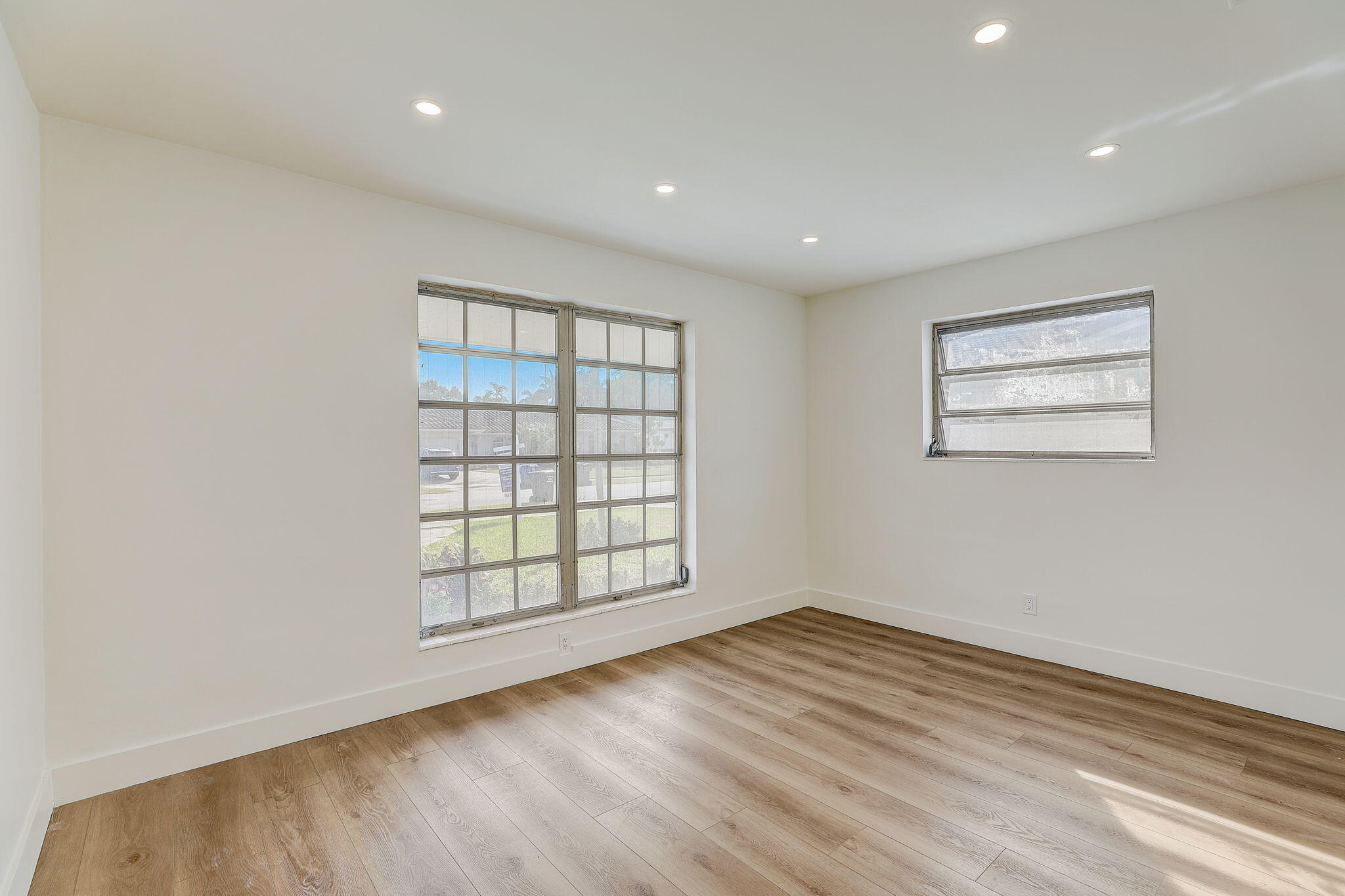 HOLLYWOOD HILLS NORTH SEC ONE - Residential