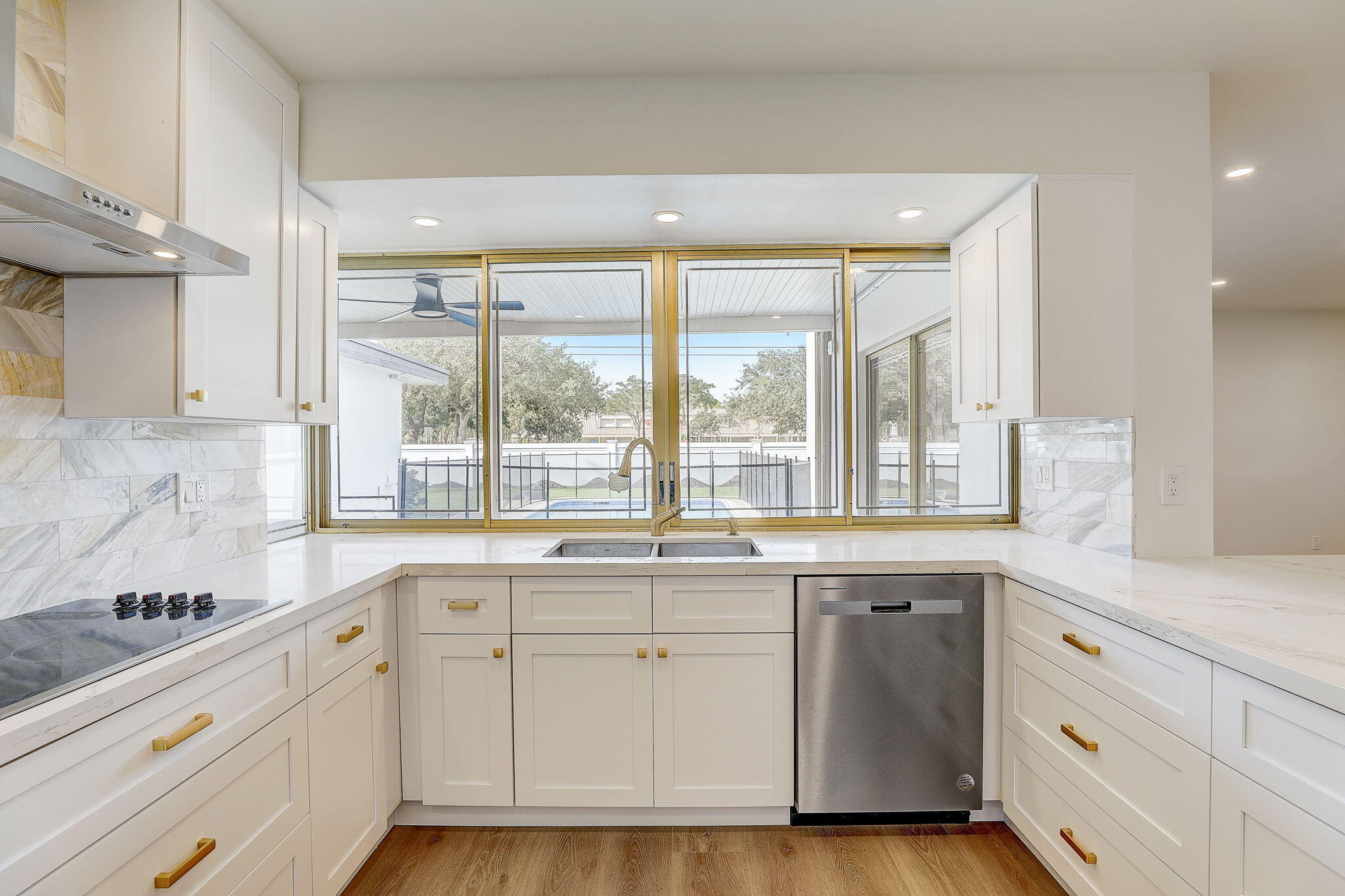 HOLLYWOOD HILLS NORTH SEC ONE - Residential