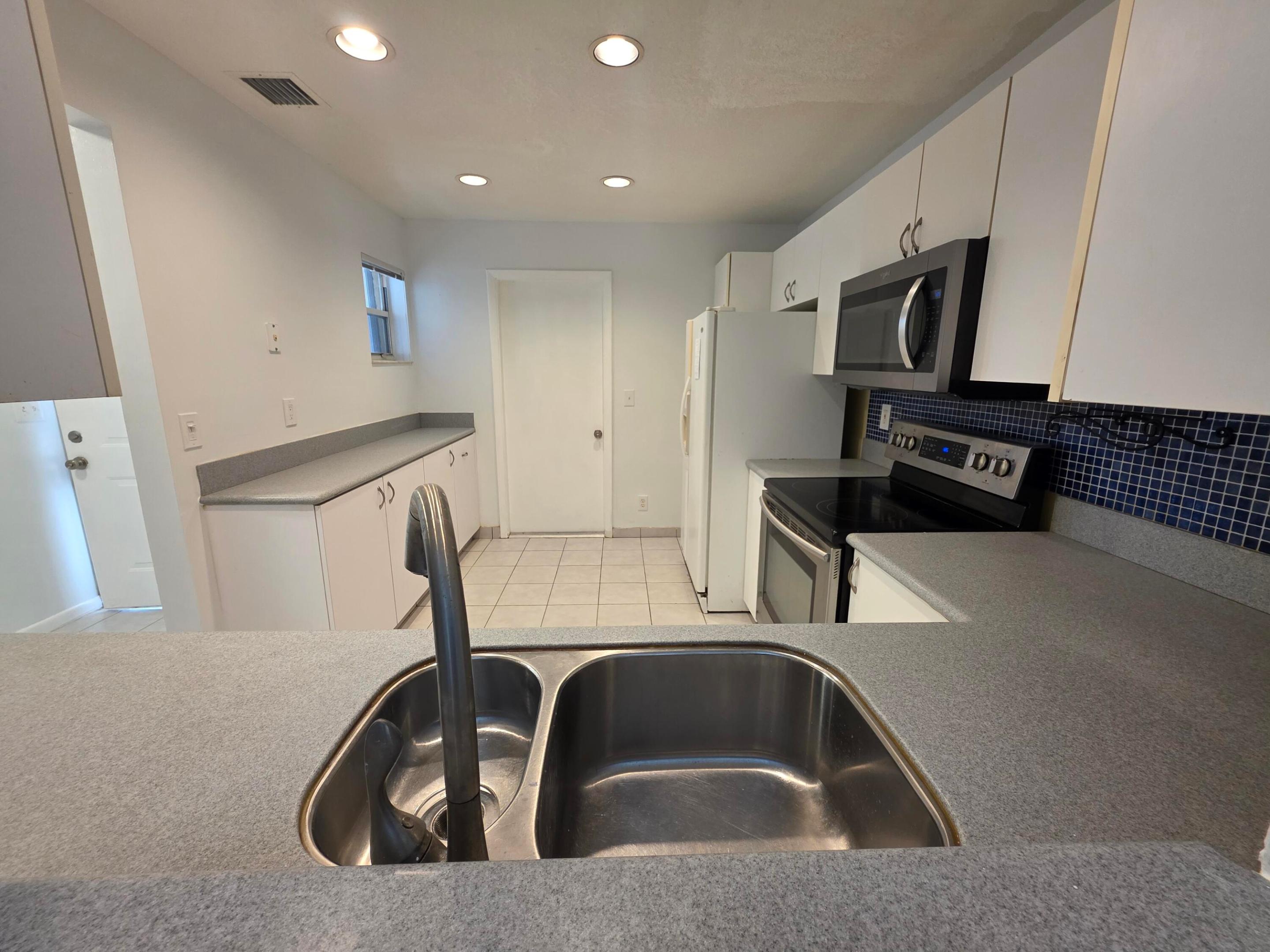 BEN ASH PLAT - Residential Lease