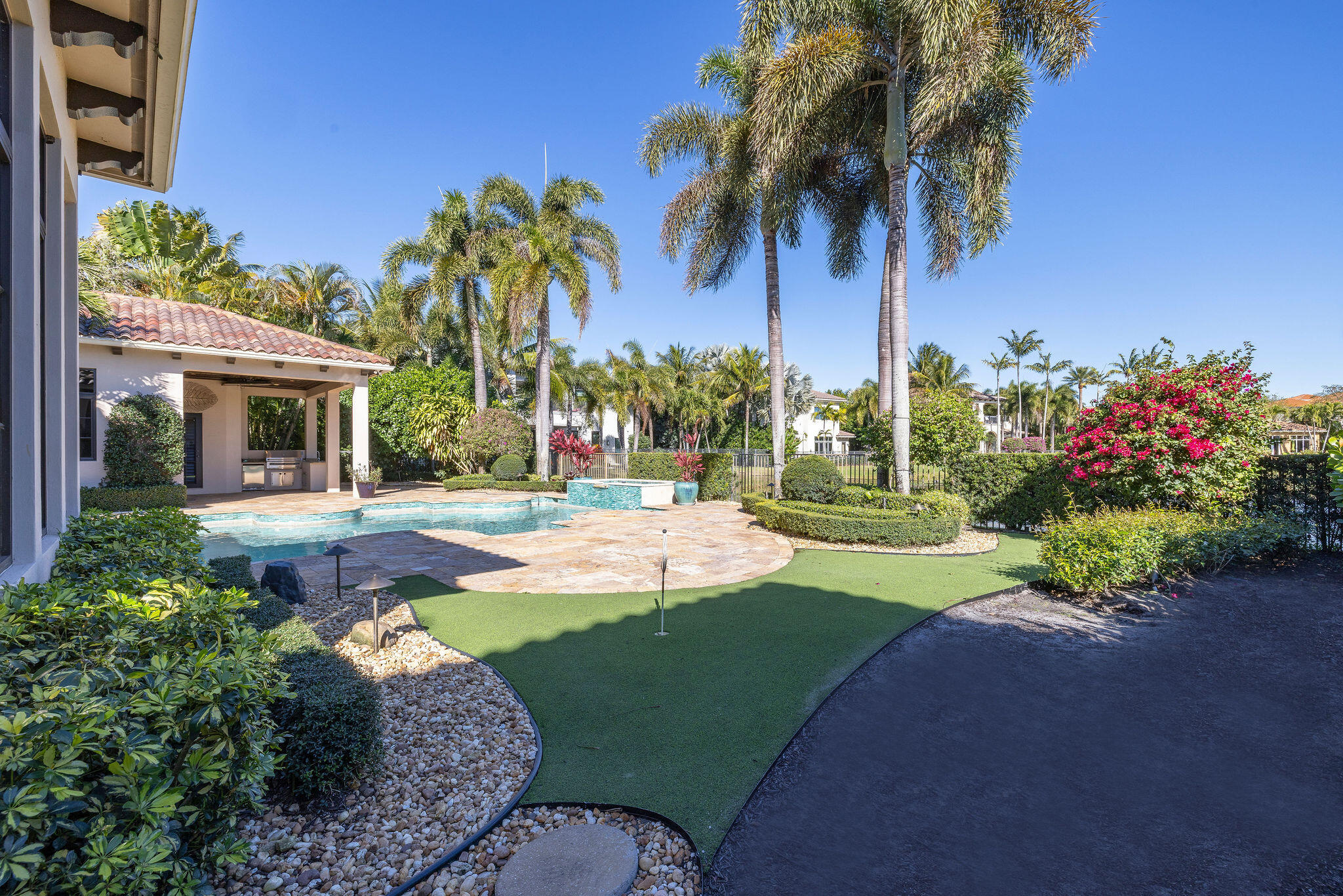 THE OAKS - Residential
