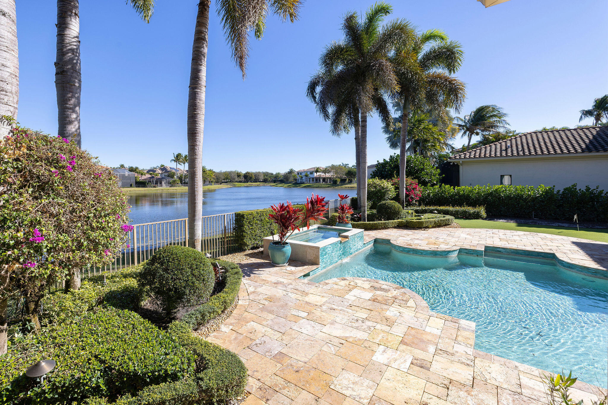THE OAKS - Residential