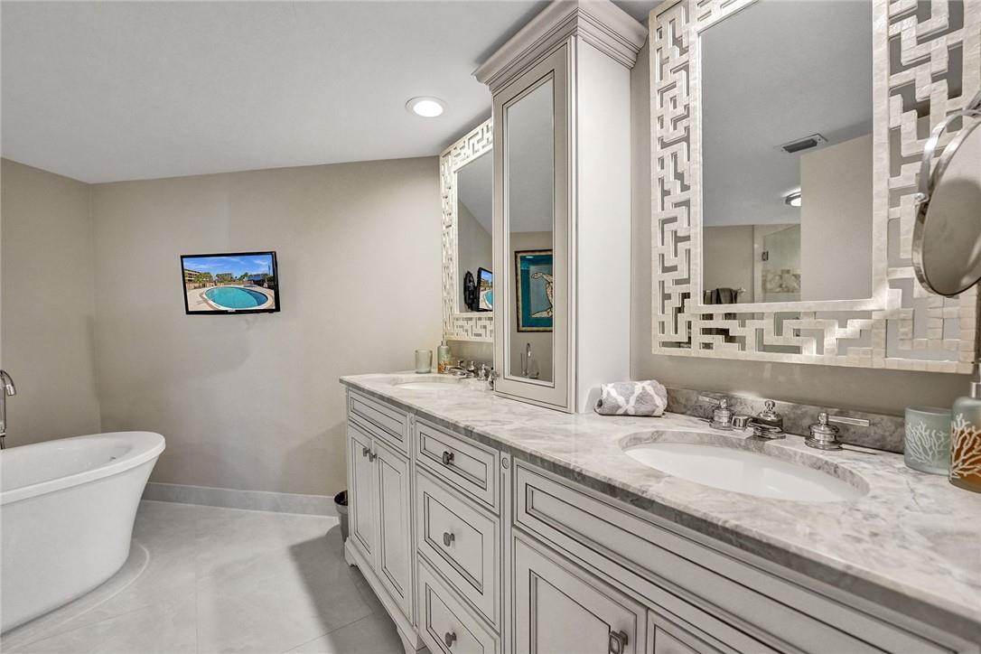 Mayfair of Boca Raton - Residential