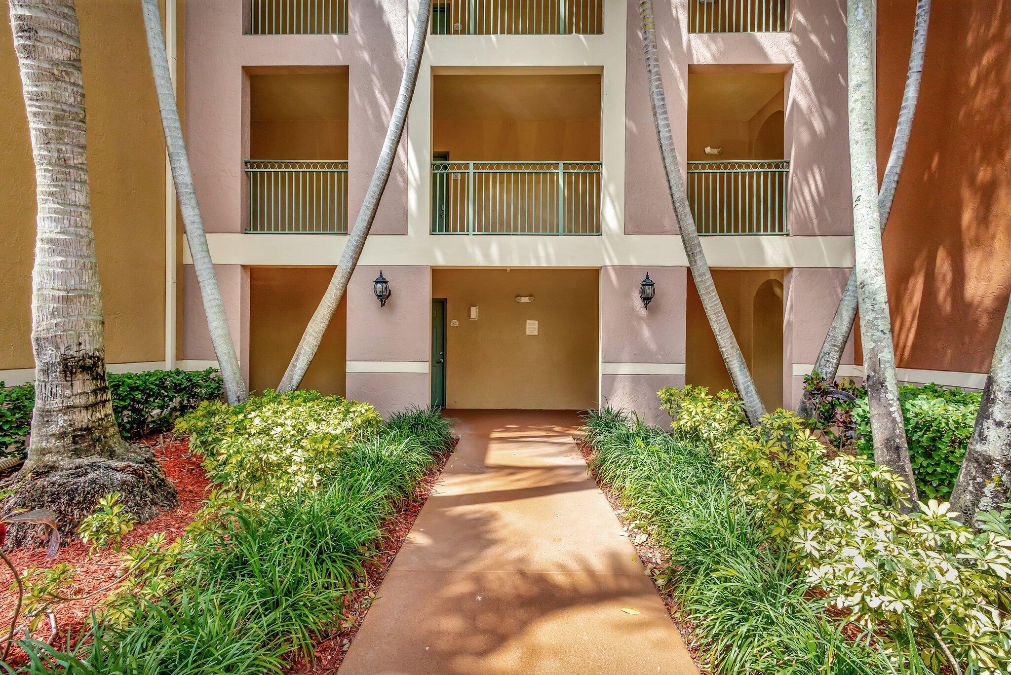 ST ANDREWS AT POLO CLUB CONDO - Residential