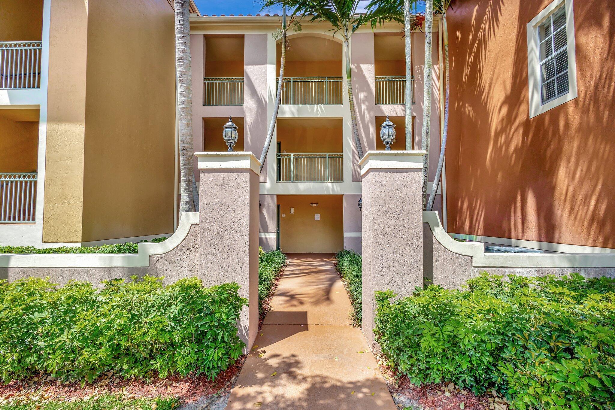 ST ANDREWS AT POLO CLUB CONDO - Residential