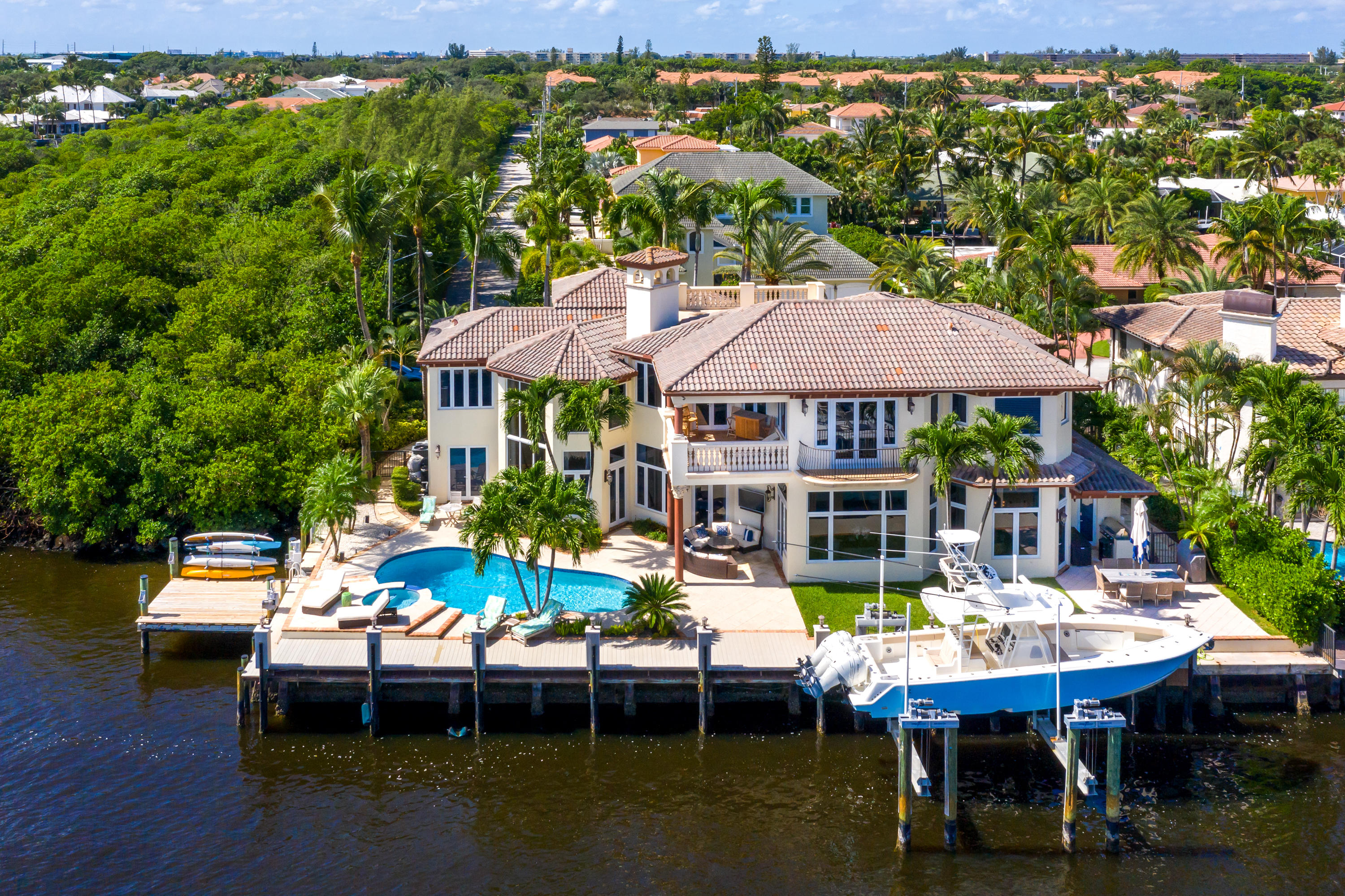 CARIBBEAN KEYS - Residential