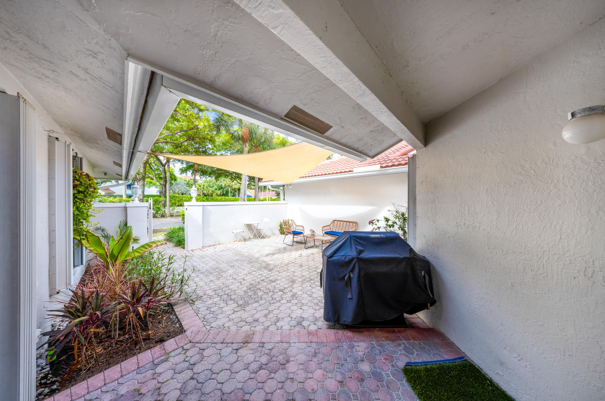 MISTY OAKS AT PALM-AIRE CONDO - Residential Lease