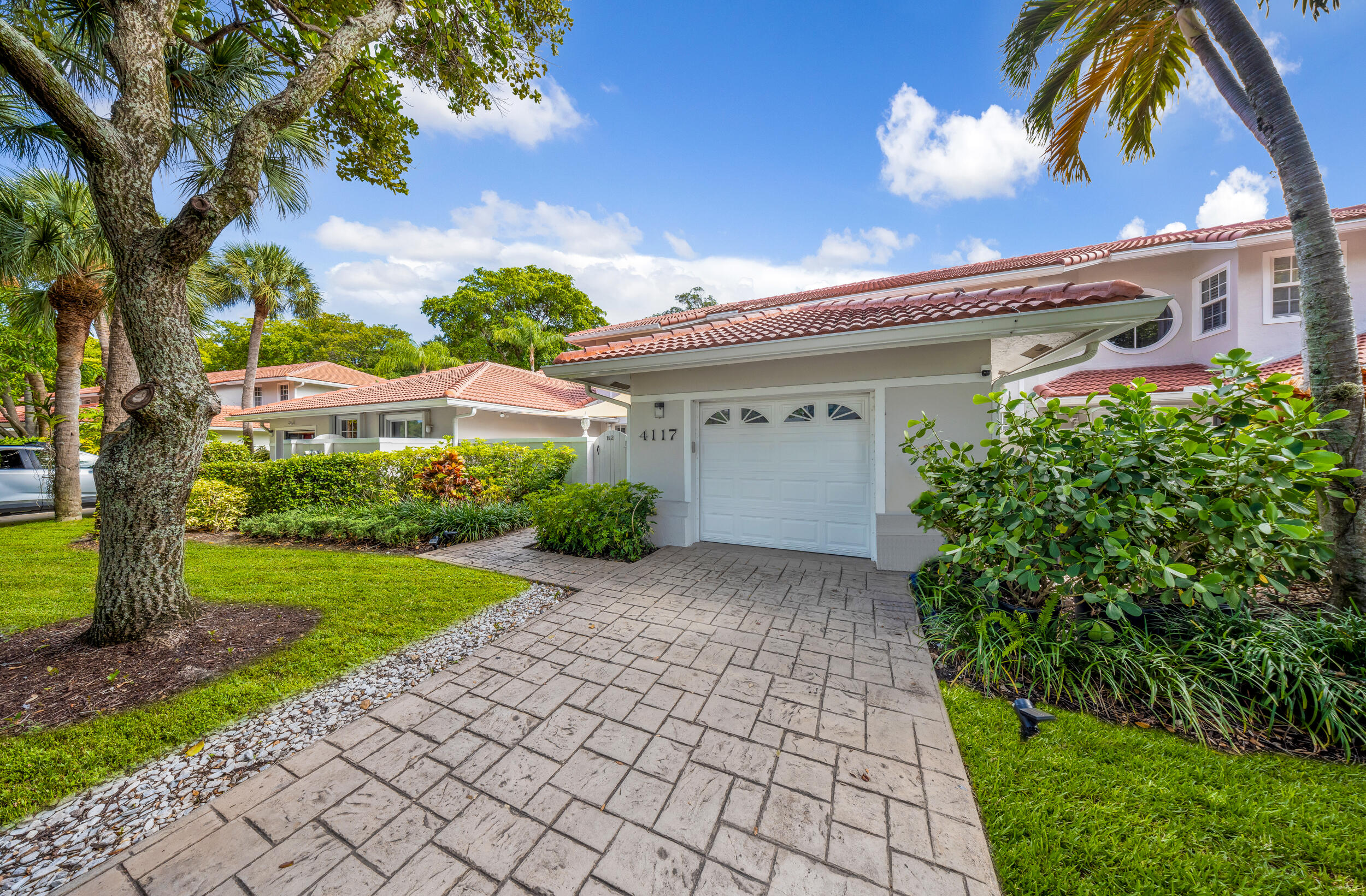 MISTY OAKS AT PALM-AIRE CONDO - Residential Lease