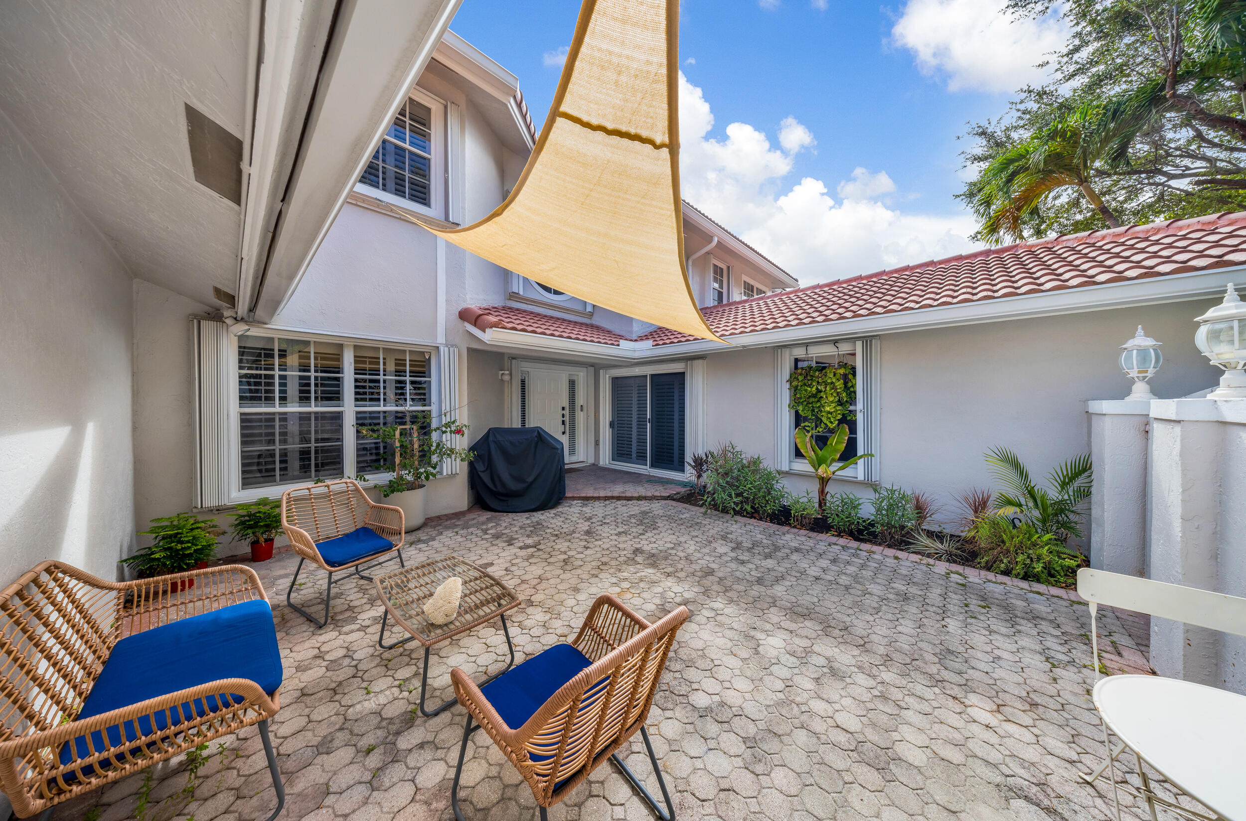MISTY OAKS AT PALM-AIRE CONDO - Residential Lease