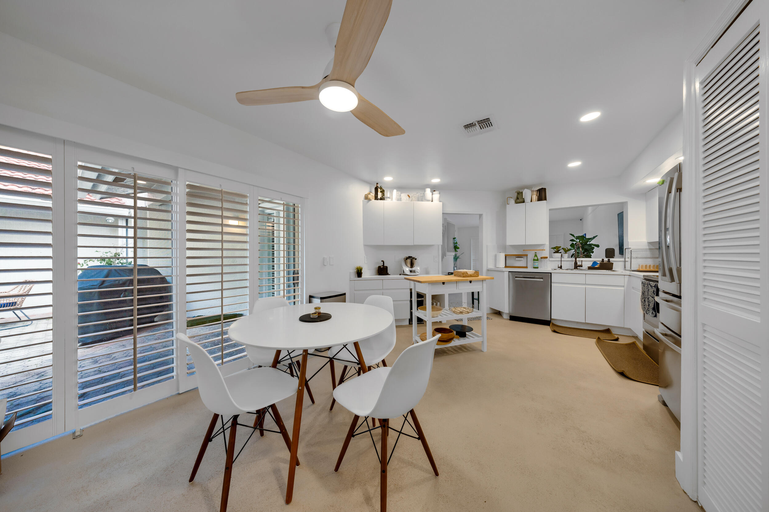 MISTY OAKS AT PALM-AIRE CONDO - Residential Lease