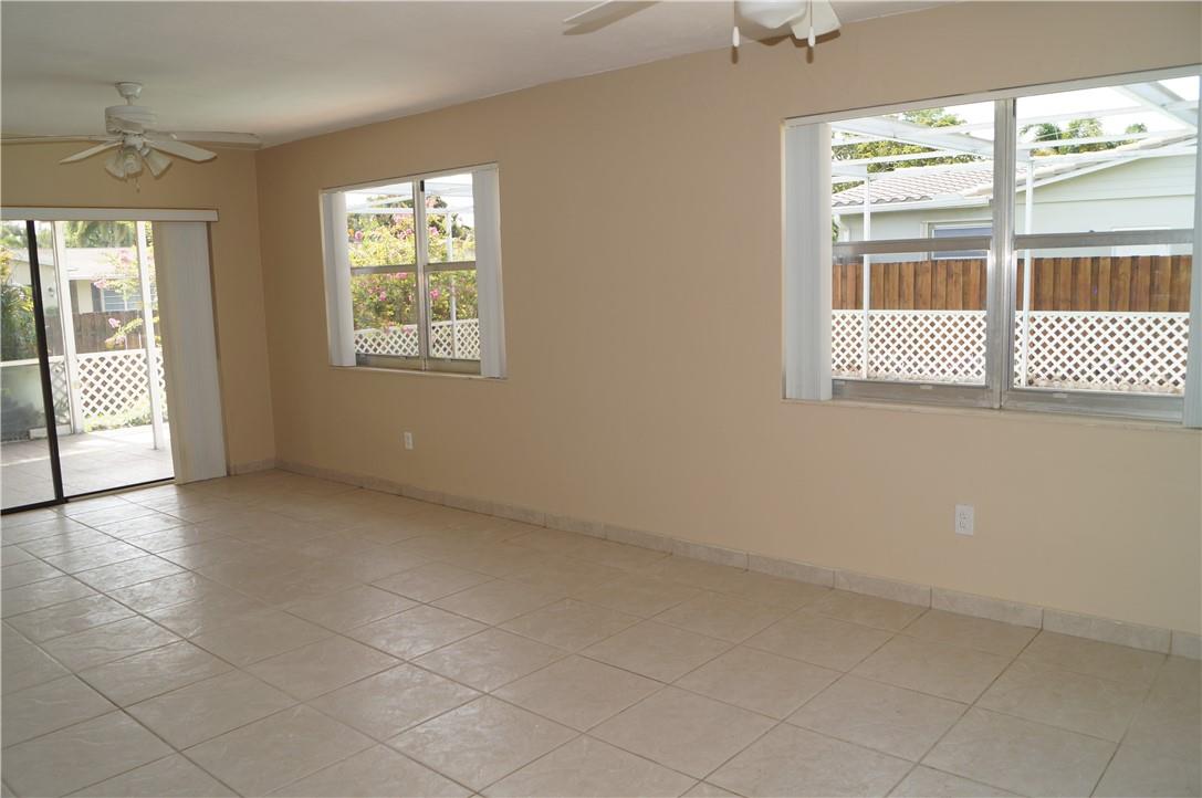 Pembroke Lakes Sec 1 76-4 - Residential