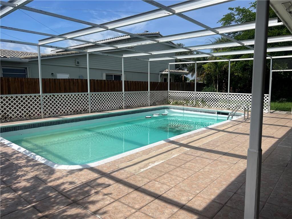 Pembroke Lakes Sec 1 76-4 - Residential