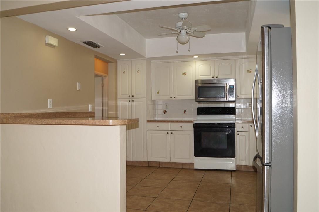 Pembroke Lakes Sec 1 76-4 - Residential