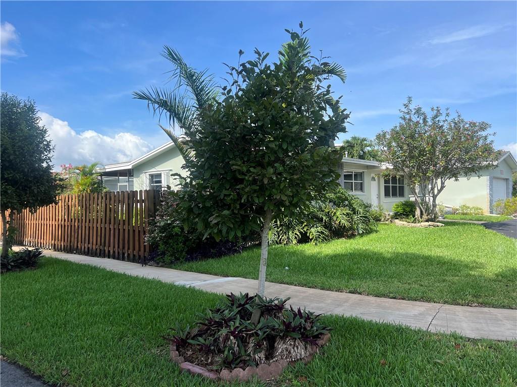 Pembroke Lakes Sec 1 76-4 - Residential