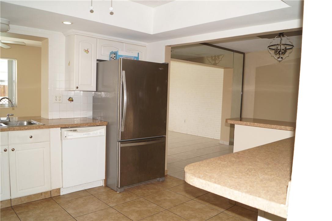 Pembroke Lakes Sec 1 76-4 - Residential
