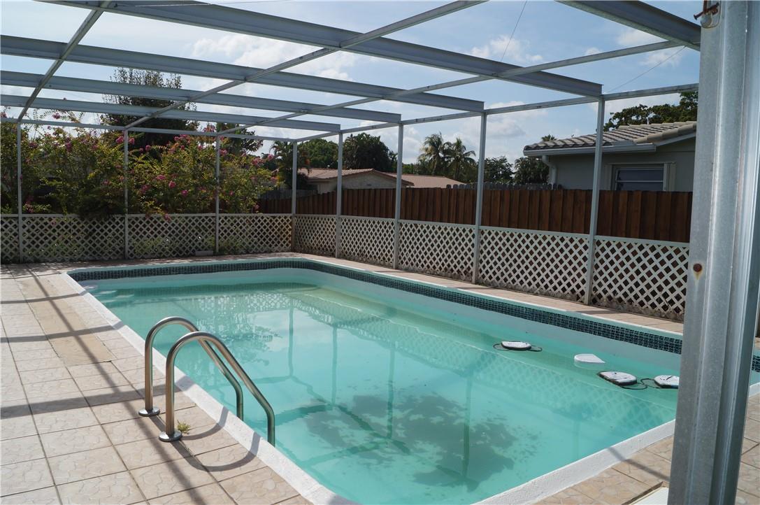 Pembroke Lakes Sec 1 76-4 - Residential