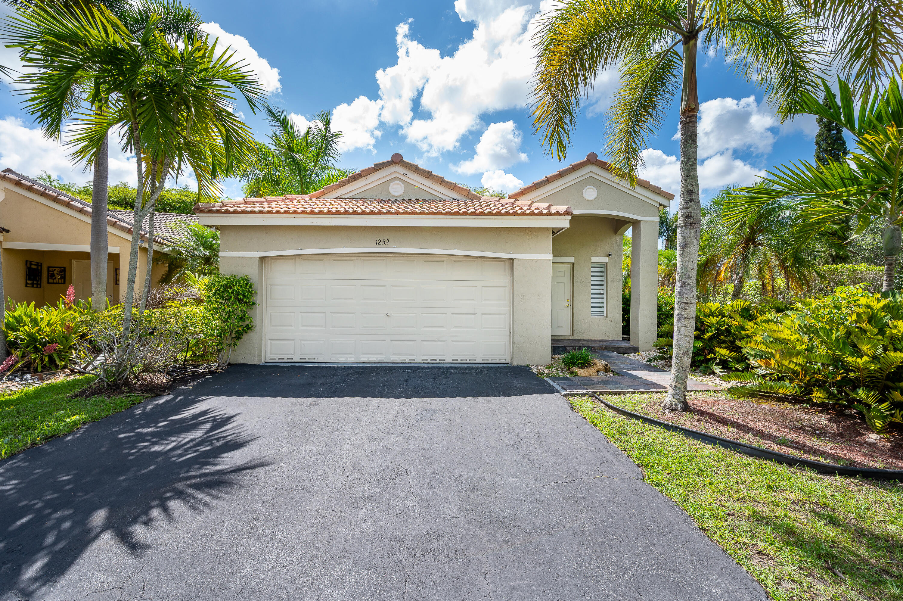 SECTOR 2-PARCELS 1 2 3 4 5 6 7 - Residential