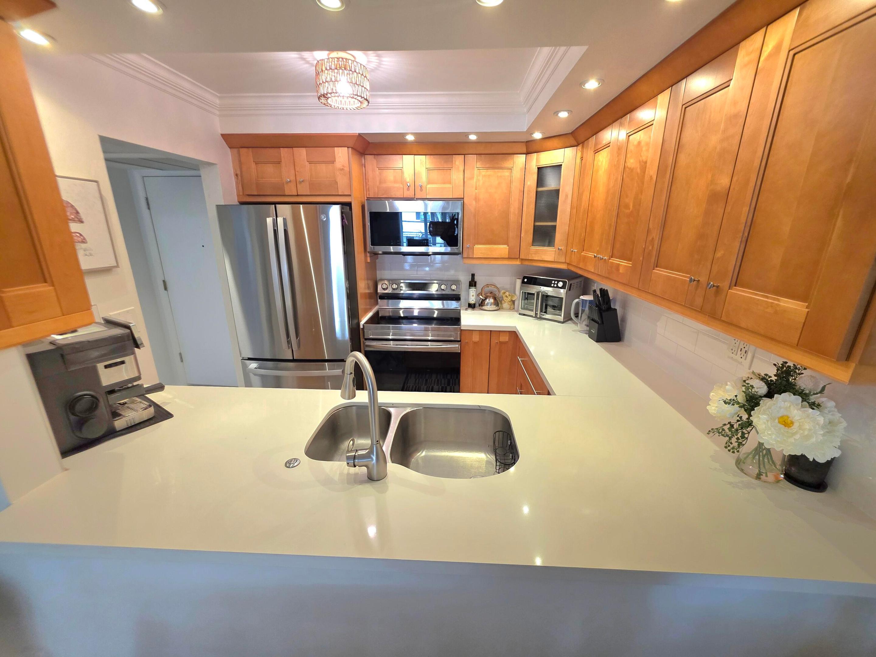 MEADOWS CONDO - Residential