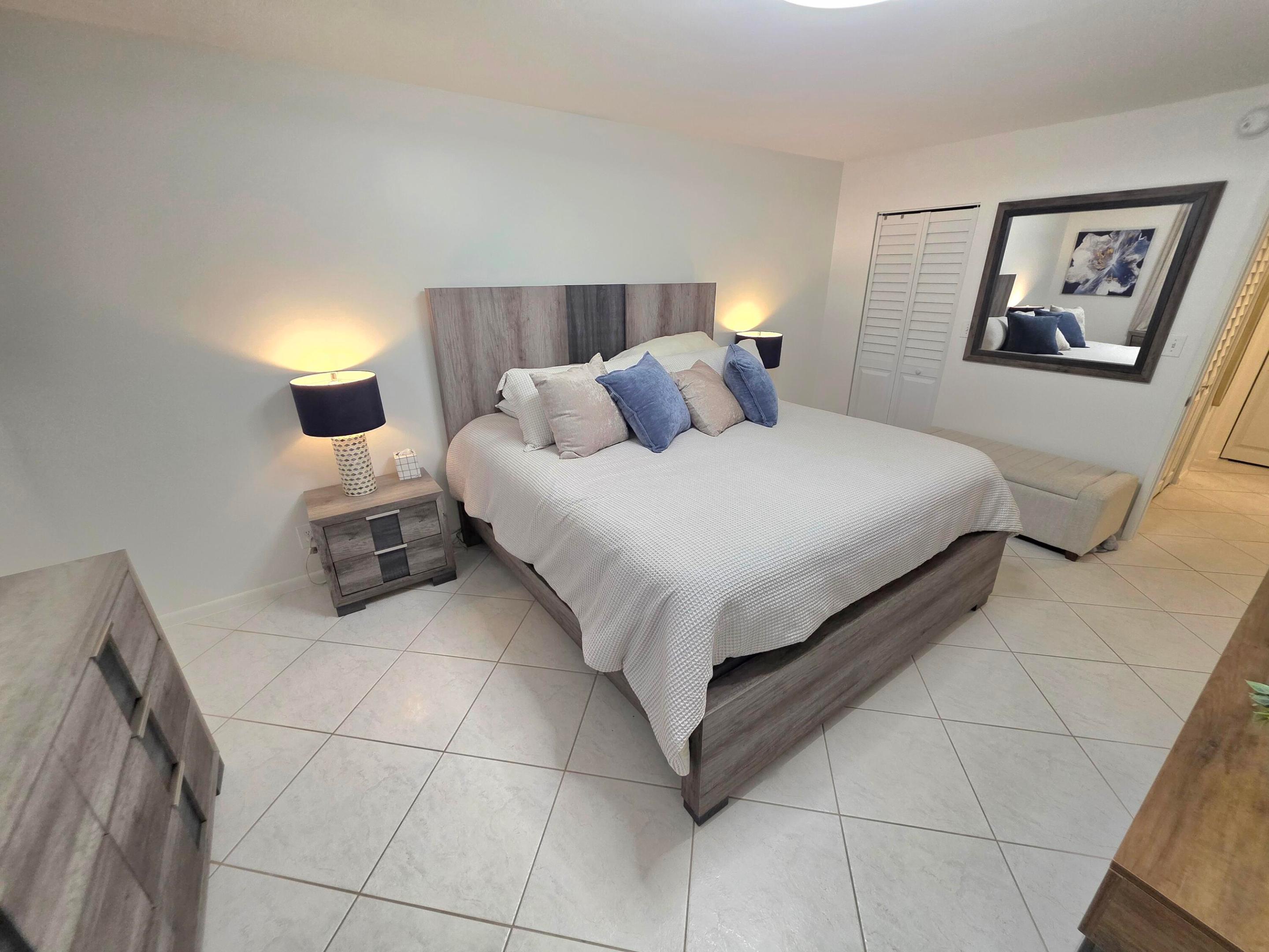 MEADOWS CONDO - Residential