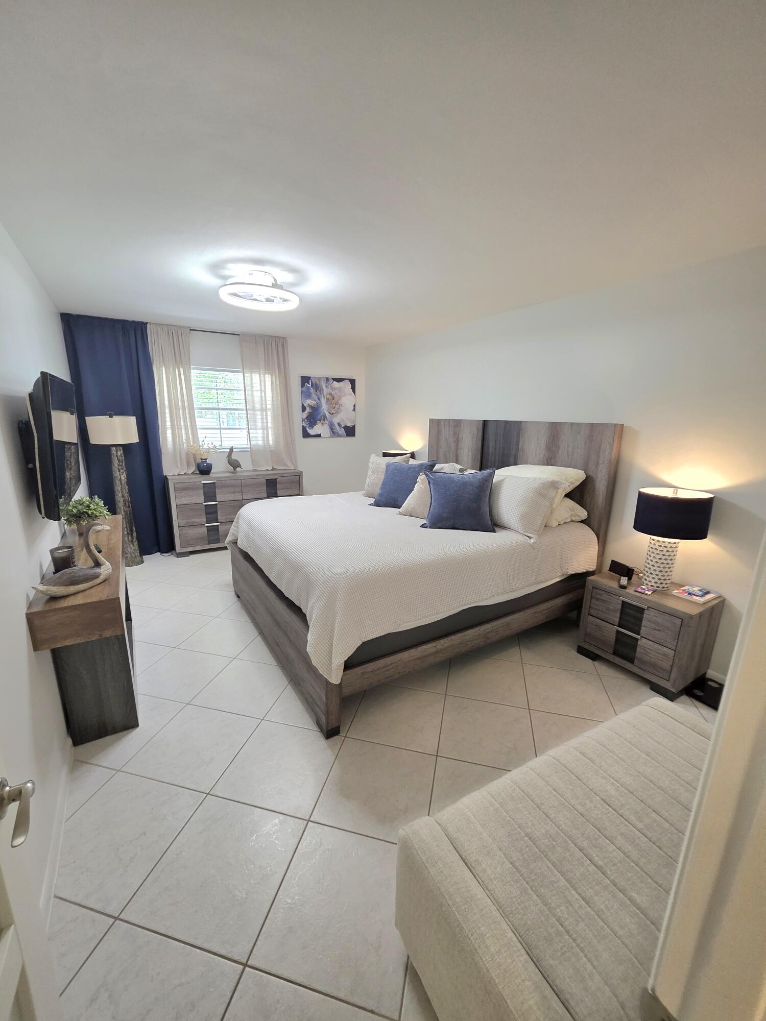 MEADOWS CONDO - Residential