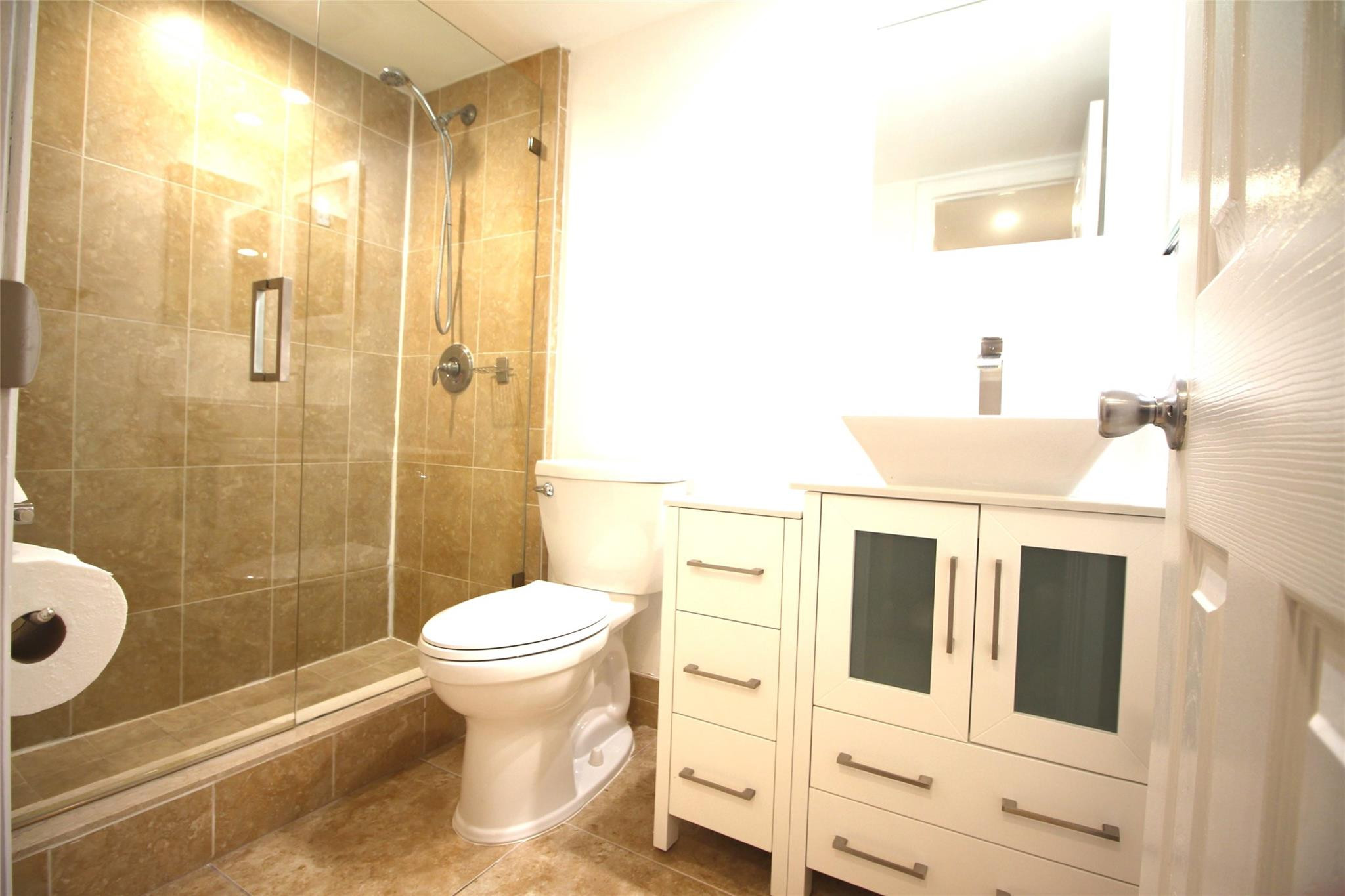 WILTON PARK CONDOS LLC - Residential Lease