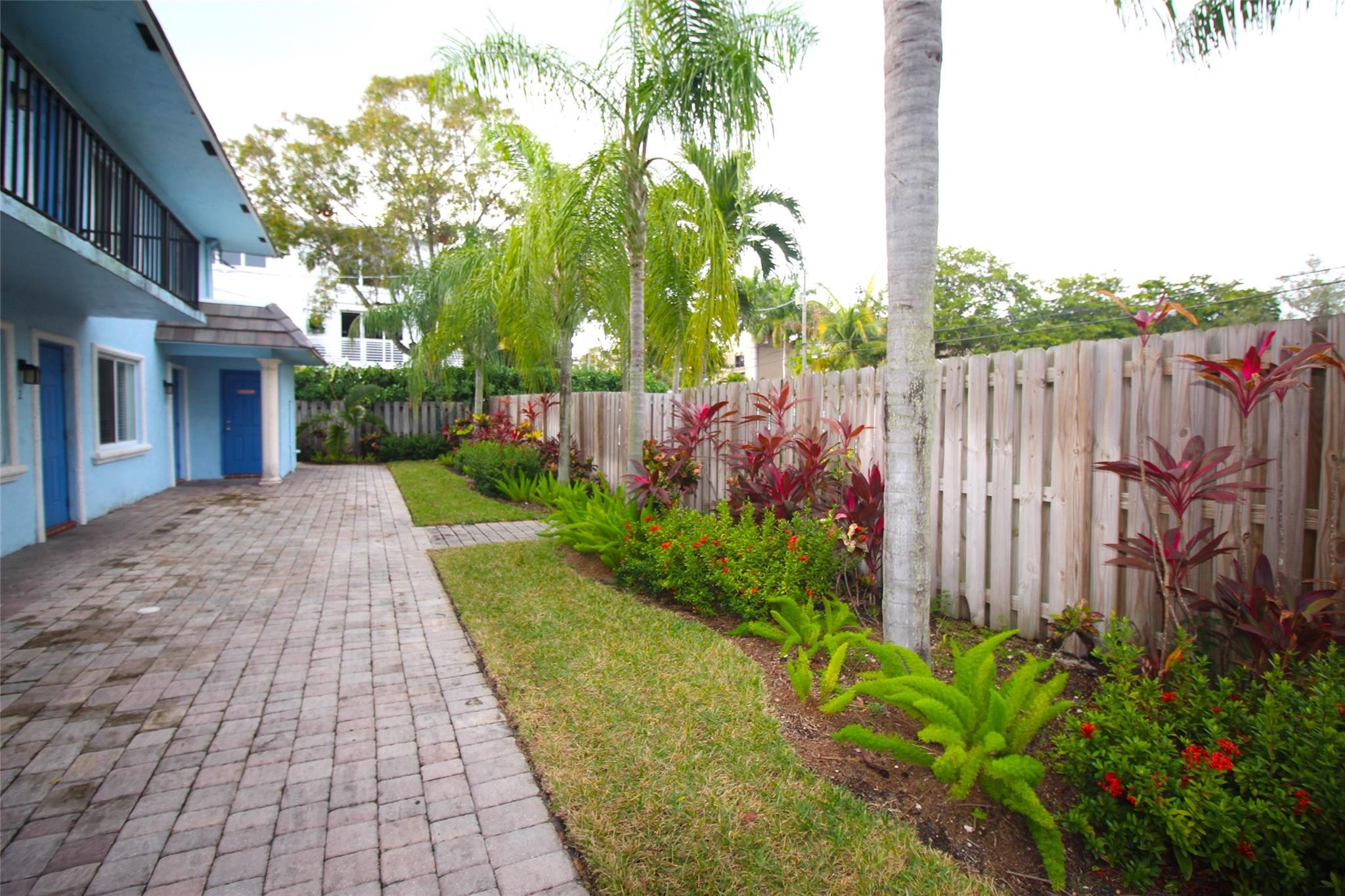 WILTON PARK CONDOS LLC - Residential Lease