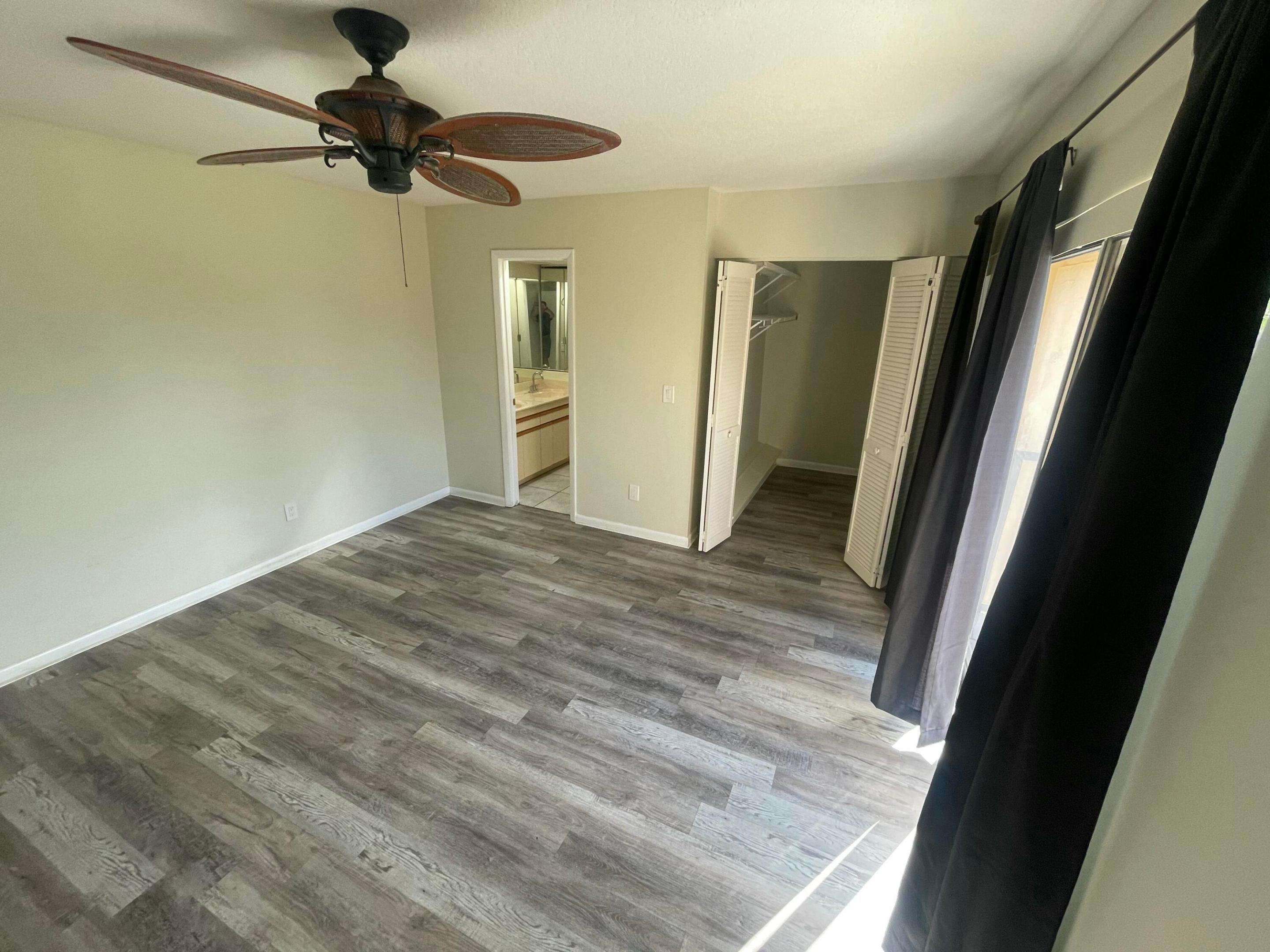 EMERALD LAKES - Residential Lease