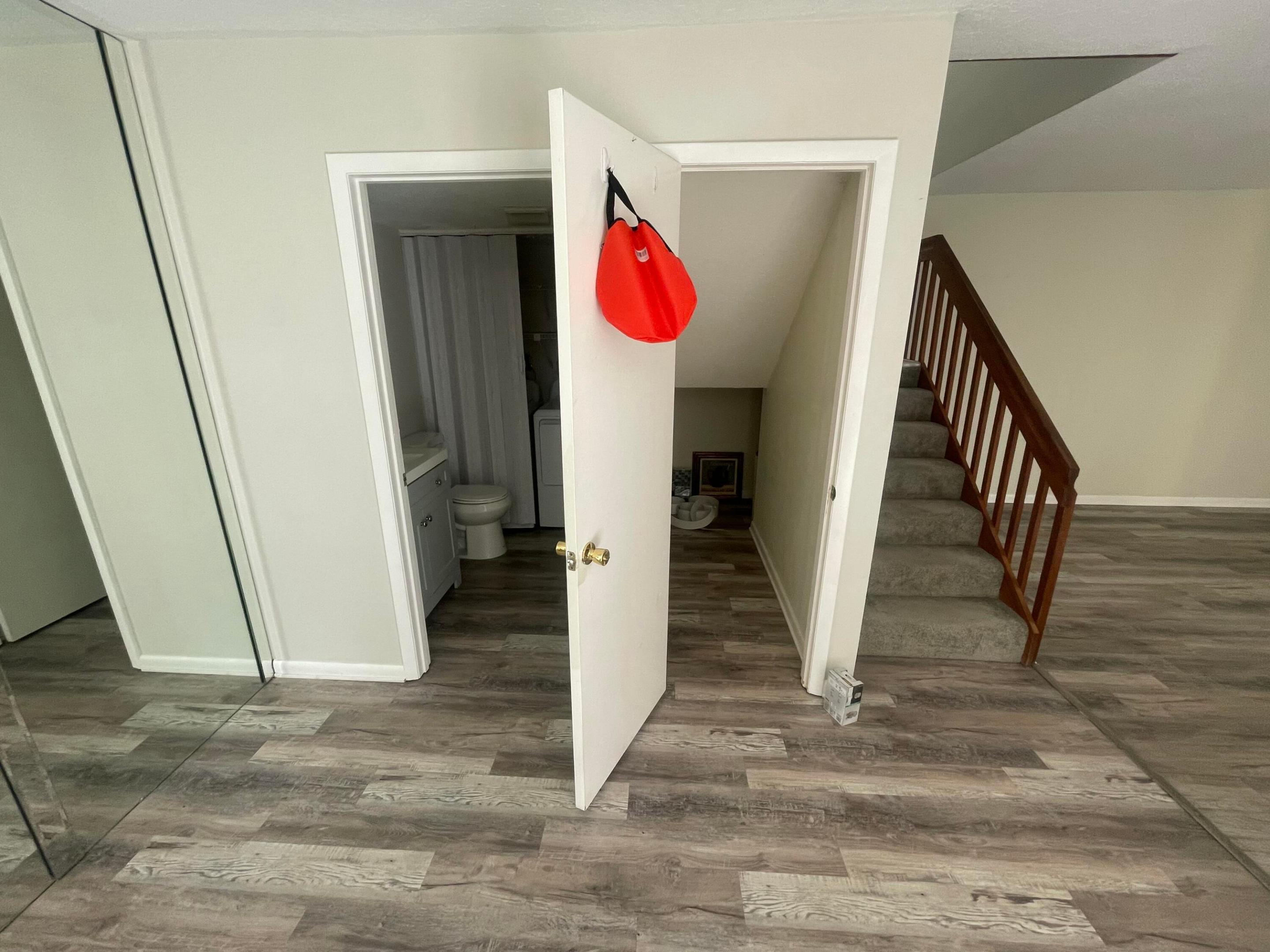 EMERALD LAKES - Residential Lease