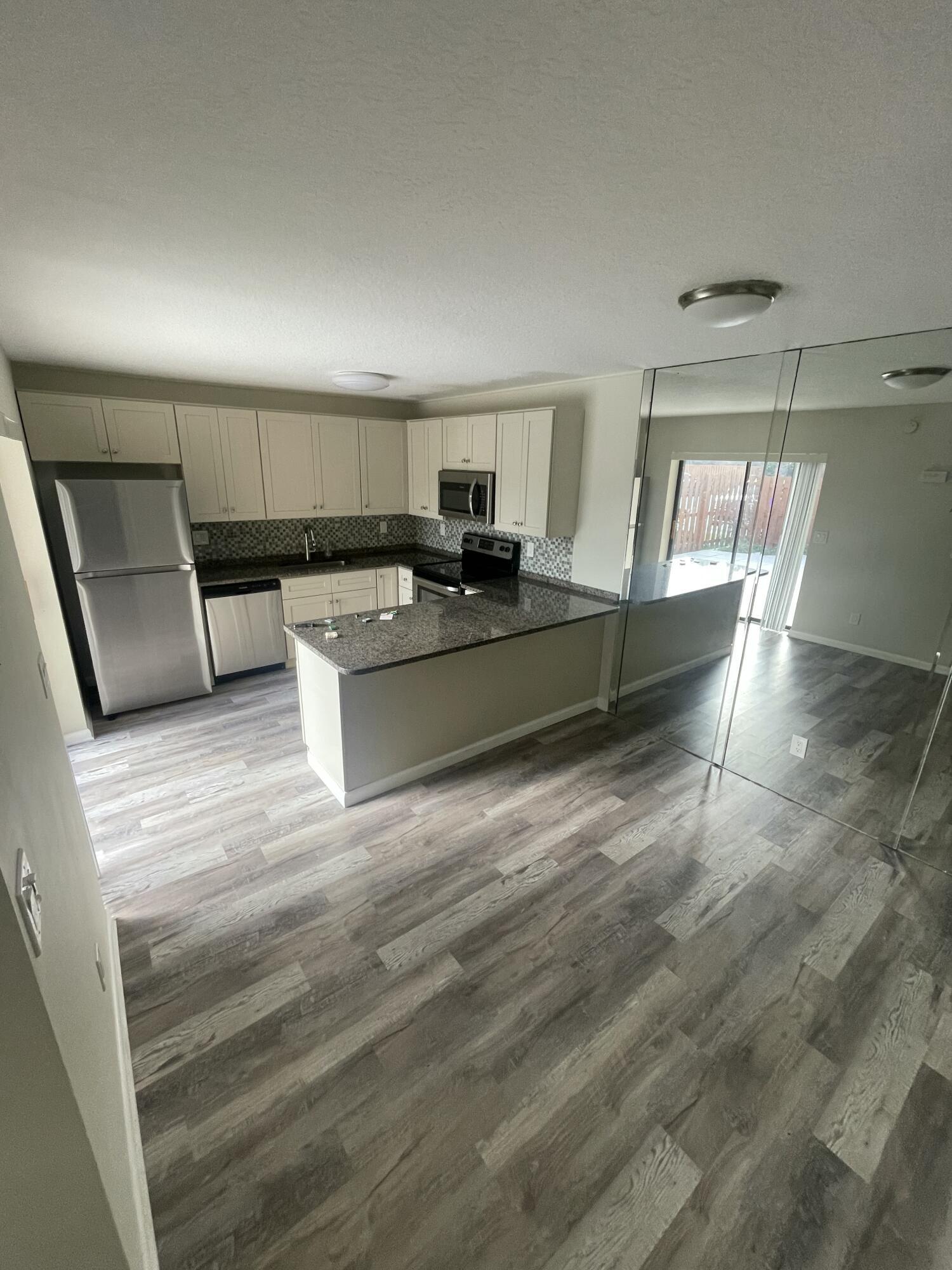 EMERALD LAKES - Residential Lease