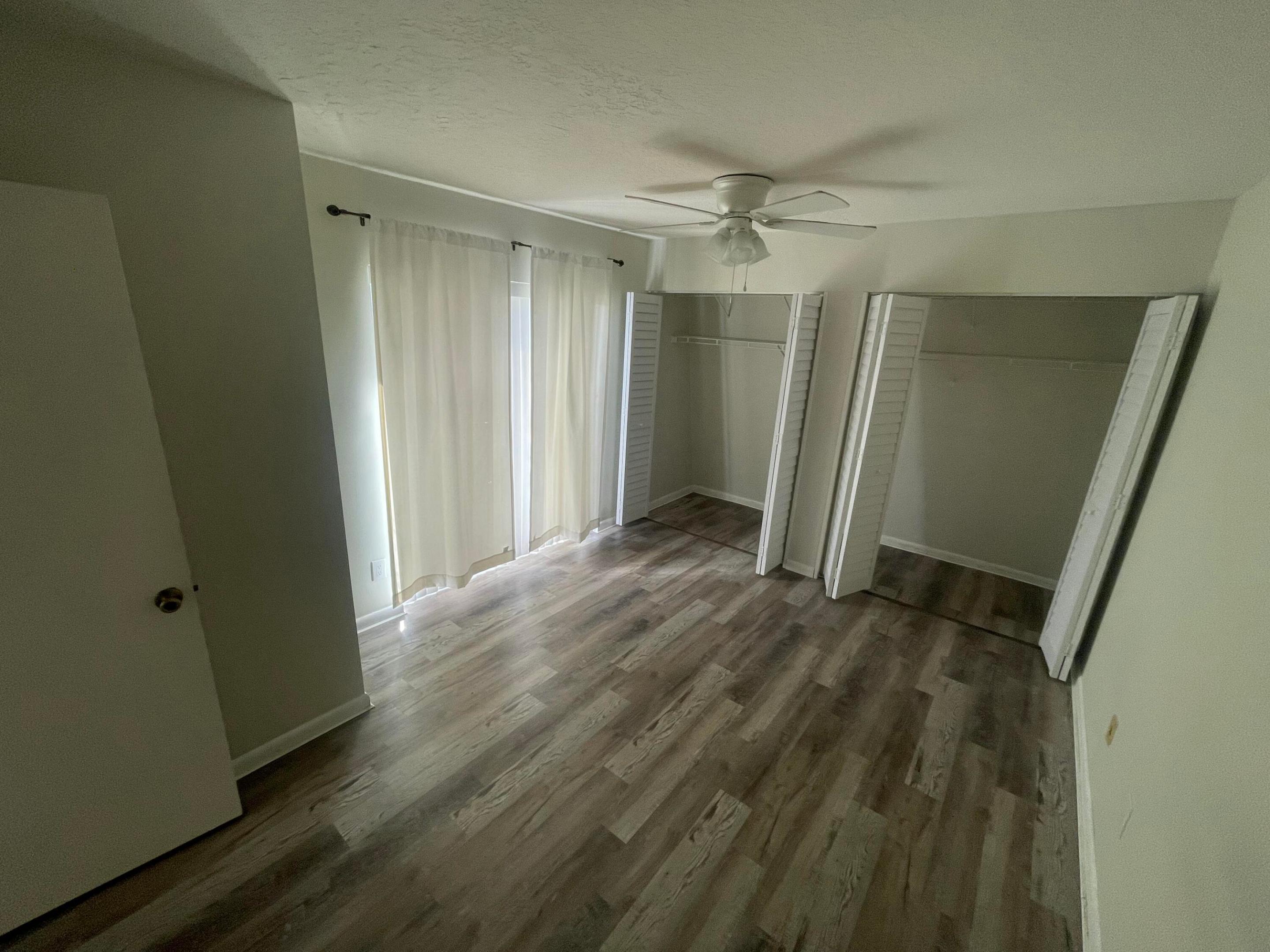 EMERALD LAKES - Residential Lease