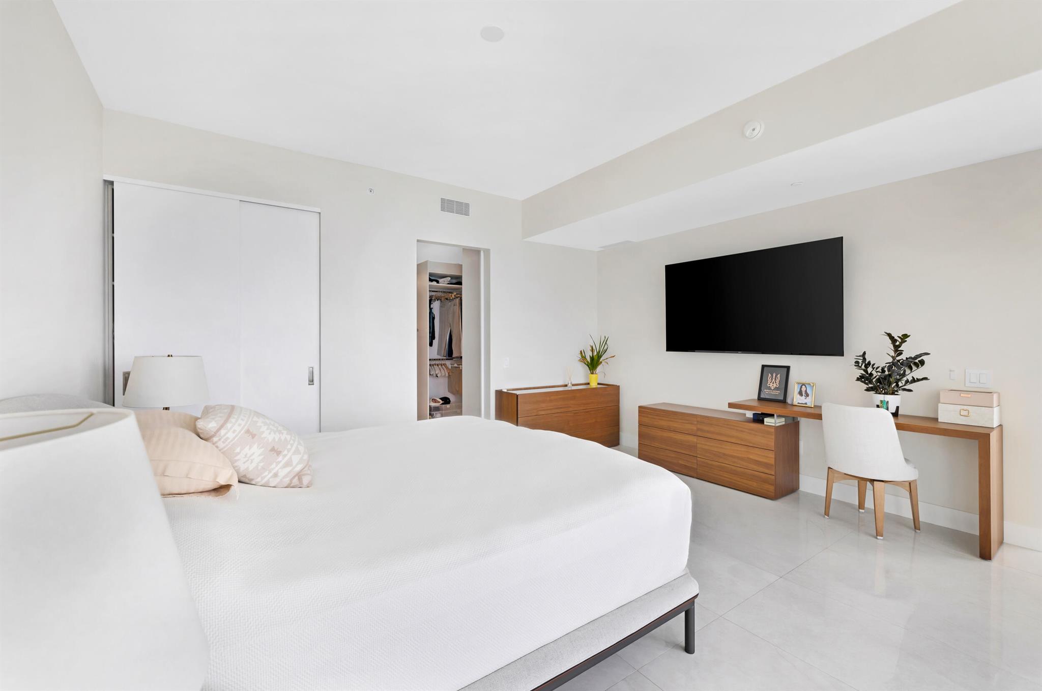18975 COLLINS CONDO - Residential