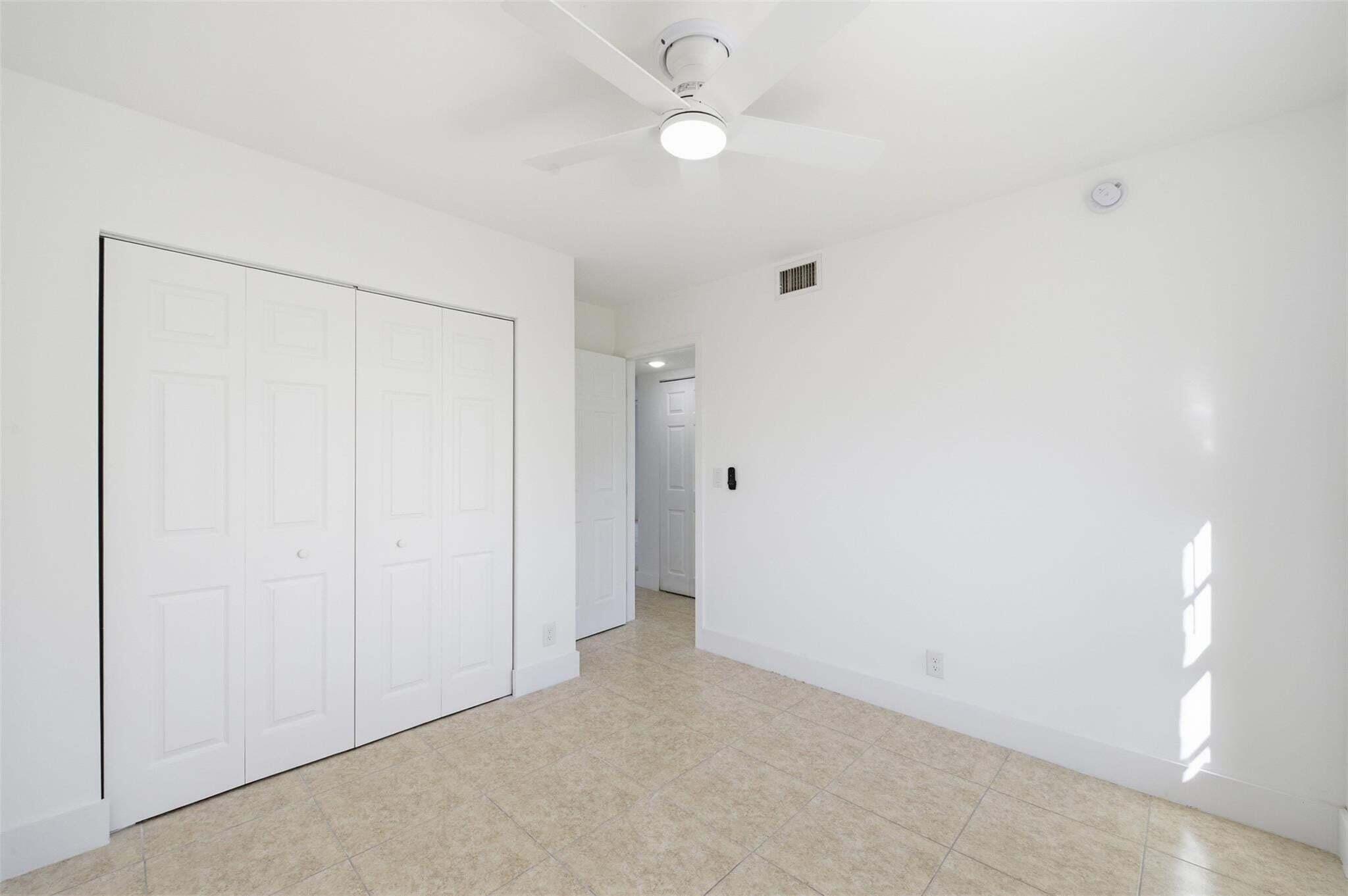VICTORIA SQUARE CONDO - Residential Lease