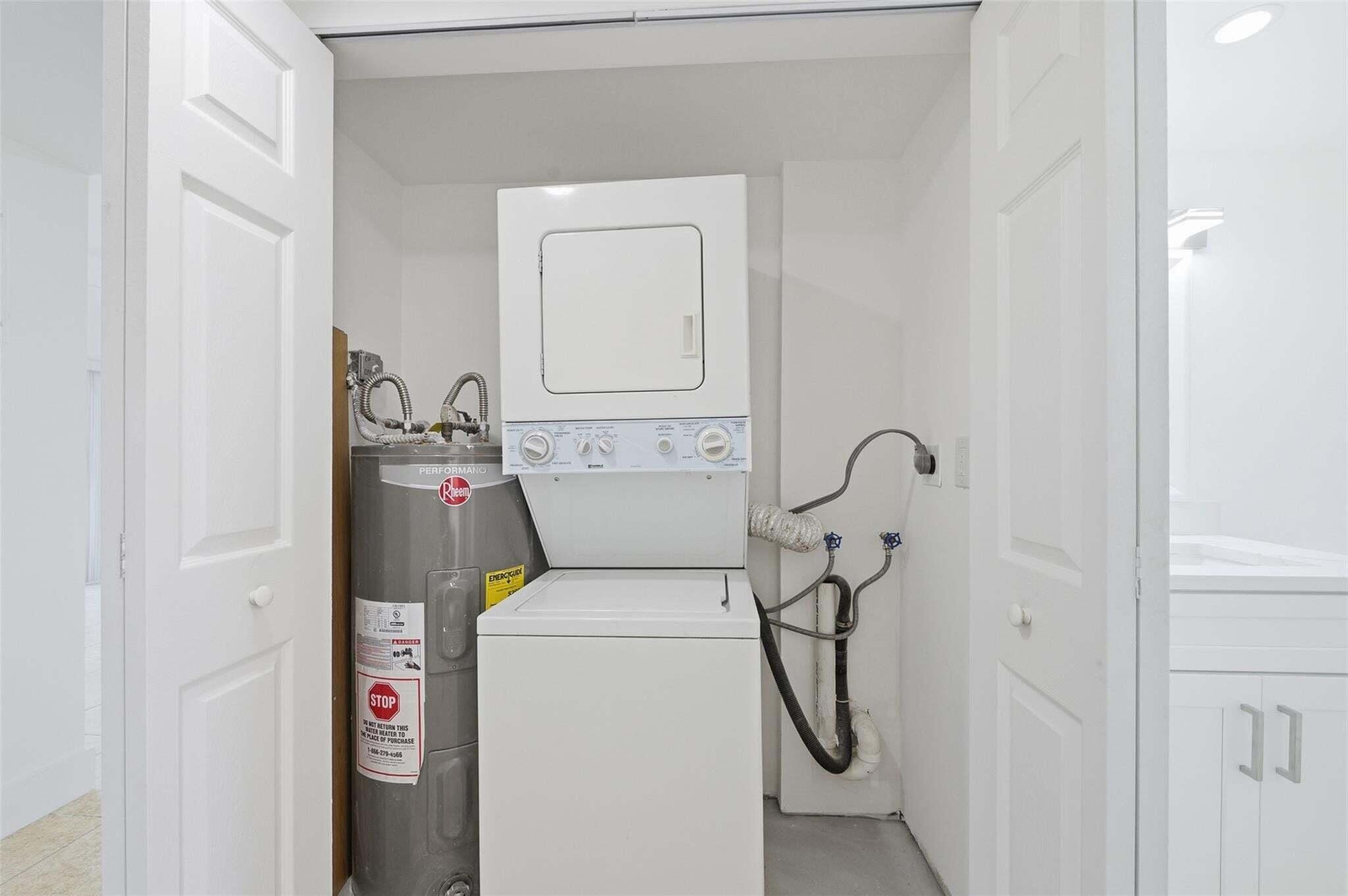 VICTORIA SQUARE CONDO - Residential Lease