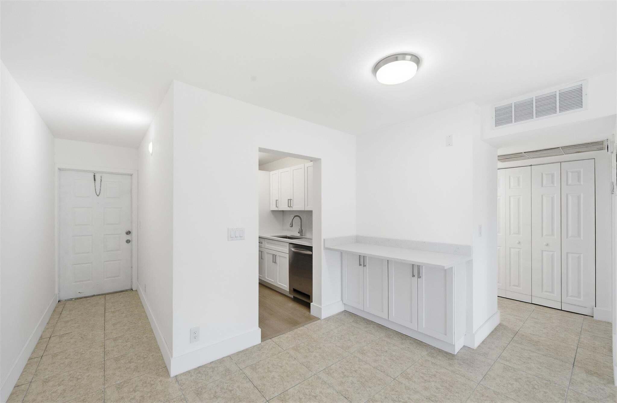 VICTORIA SQUARE CONDO - Residential Lease