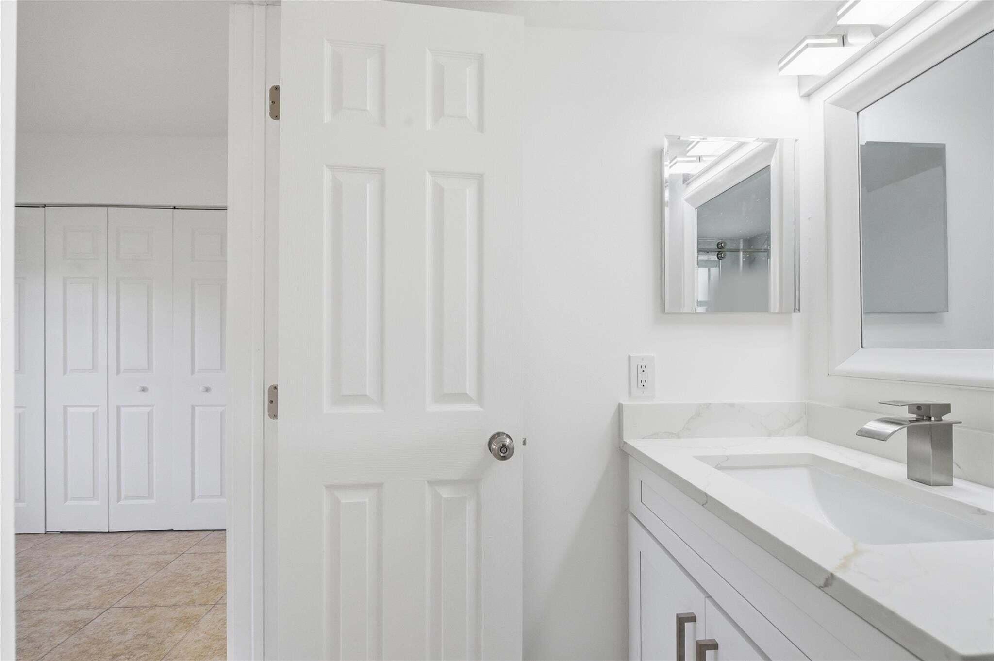 VICTORIA SQUARE CONDO - Residential Lease