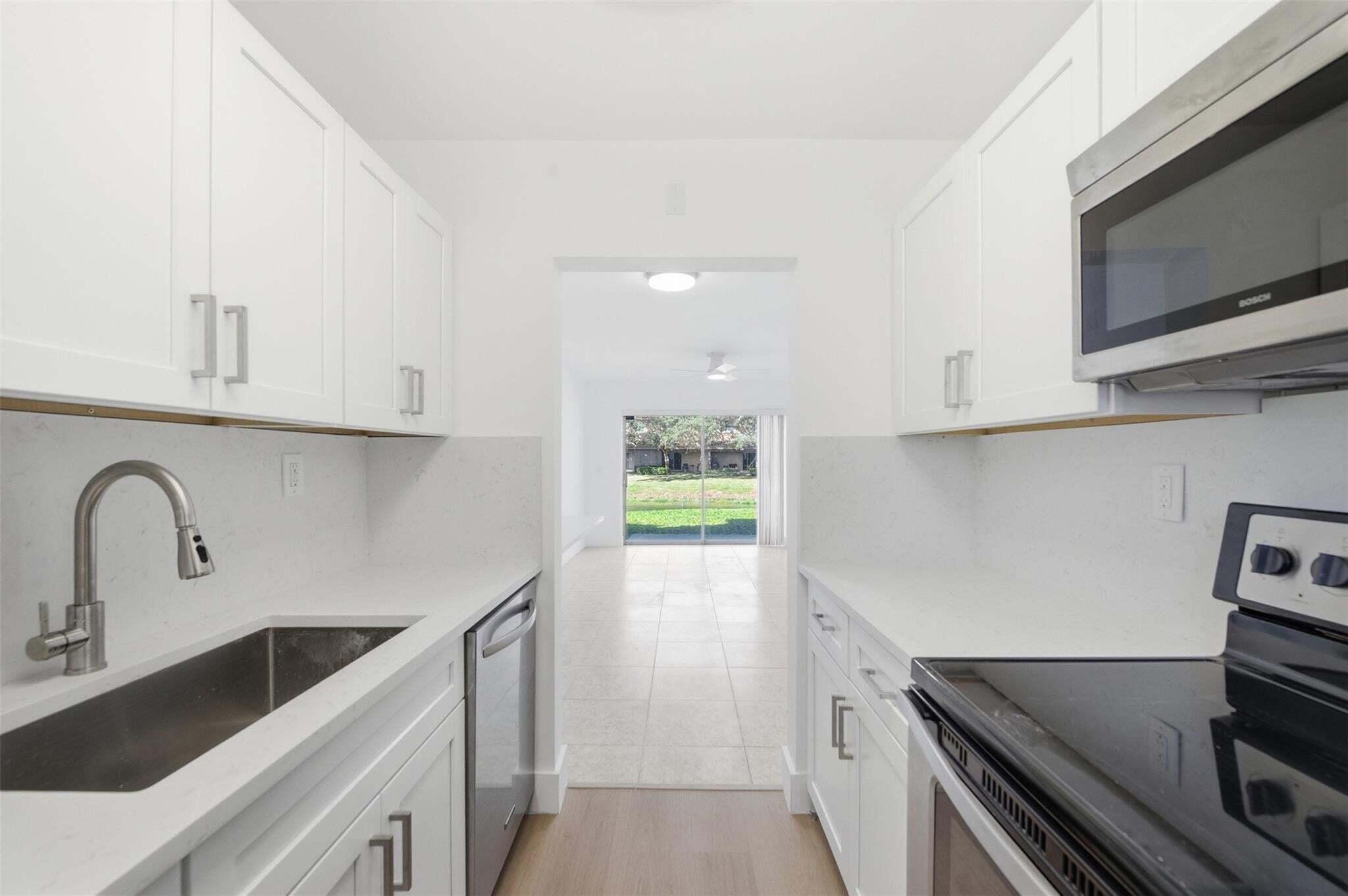VICTORIA SQUARE CONDO - Residential Lease