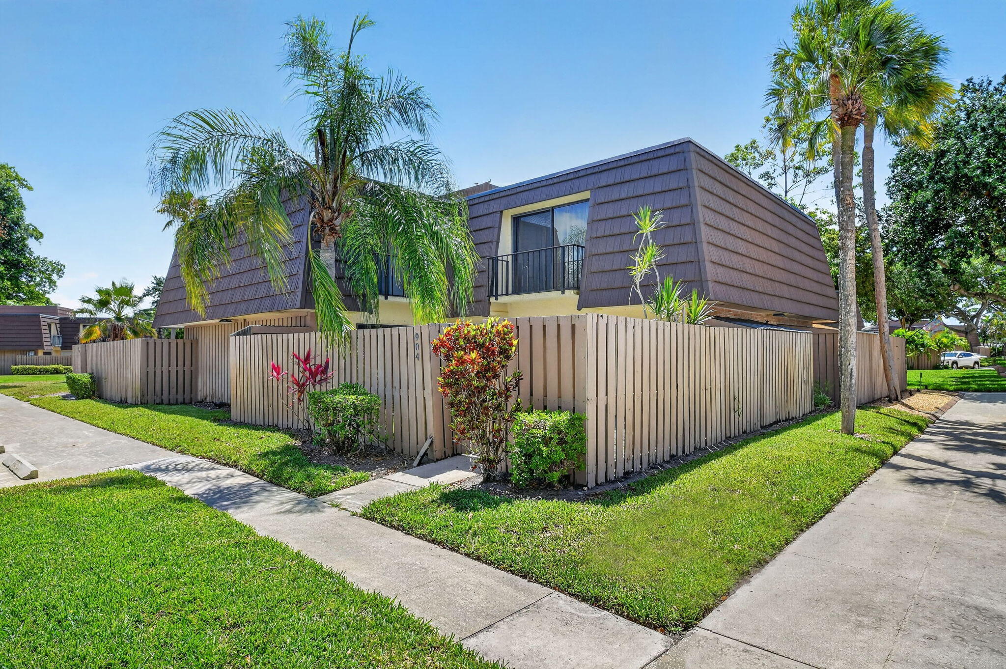 Welcome to this charming 2-bedroom, 3-bathroom townhome in the heart of Palm Beach Gardens. The location is hard to beat. You're just minutes from premier shopping and dining at The Gardens Mall, and a short drive to the stunning Atlantic beaches of Palm Beach County. Commuters will appreciate the quick access to Interstate 95, making travel throughout South Florida easy and convenient.  Enjoy an active lifestyle with world-class golf courses, waterfront parks, and the excitement of nearby spring training baseball at Roger Dean Chevrolet Stadium, home to the Miami Marlins and St. Louis Cardinals during spring training.  New Roof, and New AC 2023!