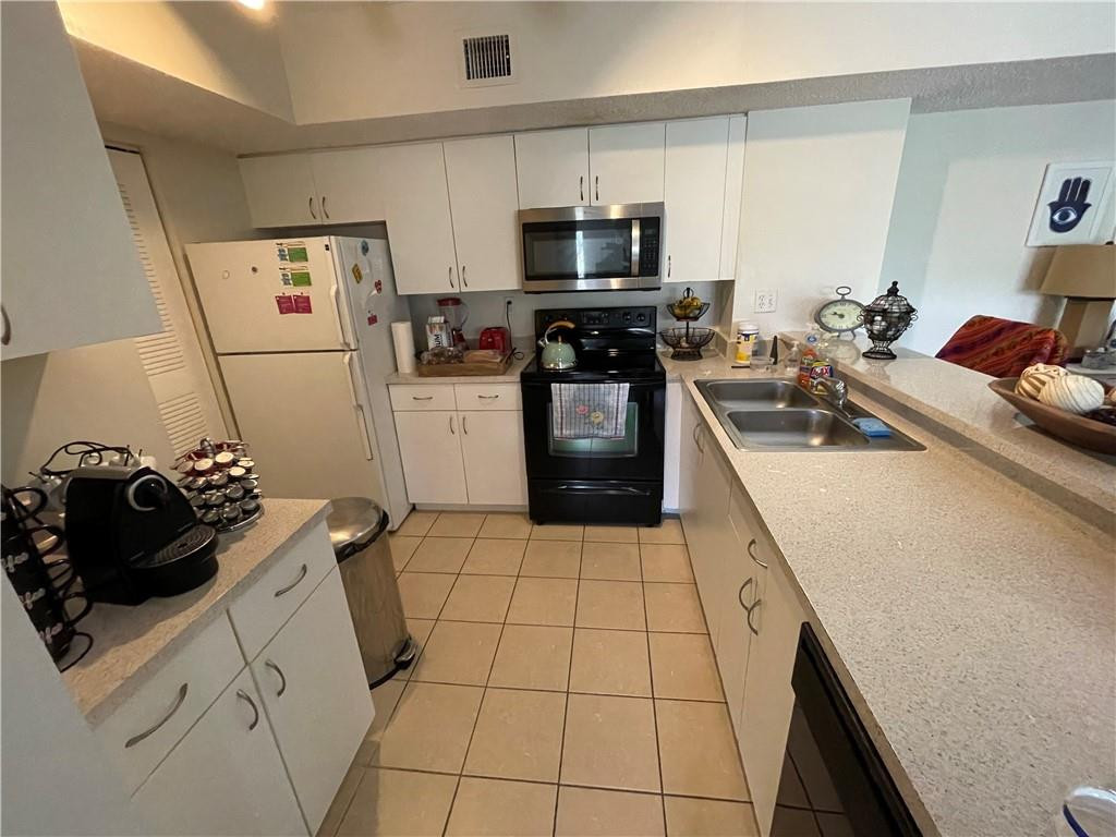 Riviera Palms - Residential