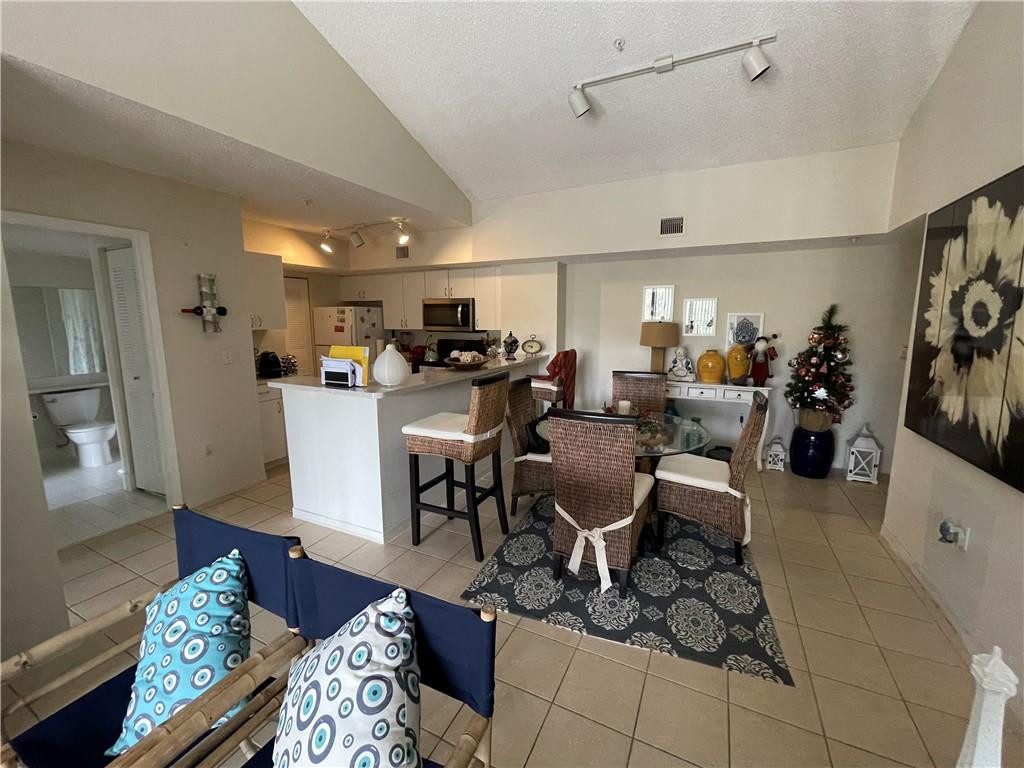 Riviera Palms - Residential